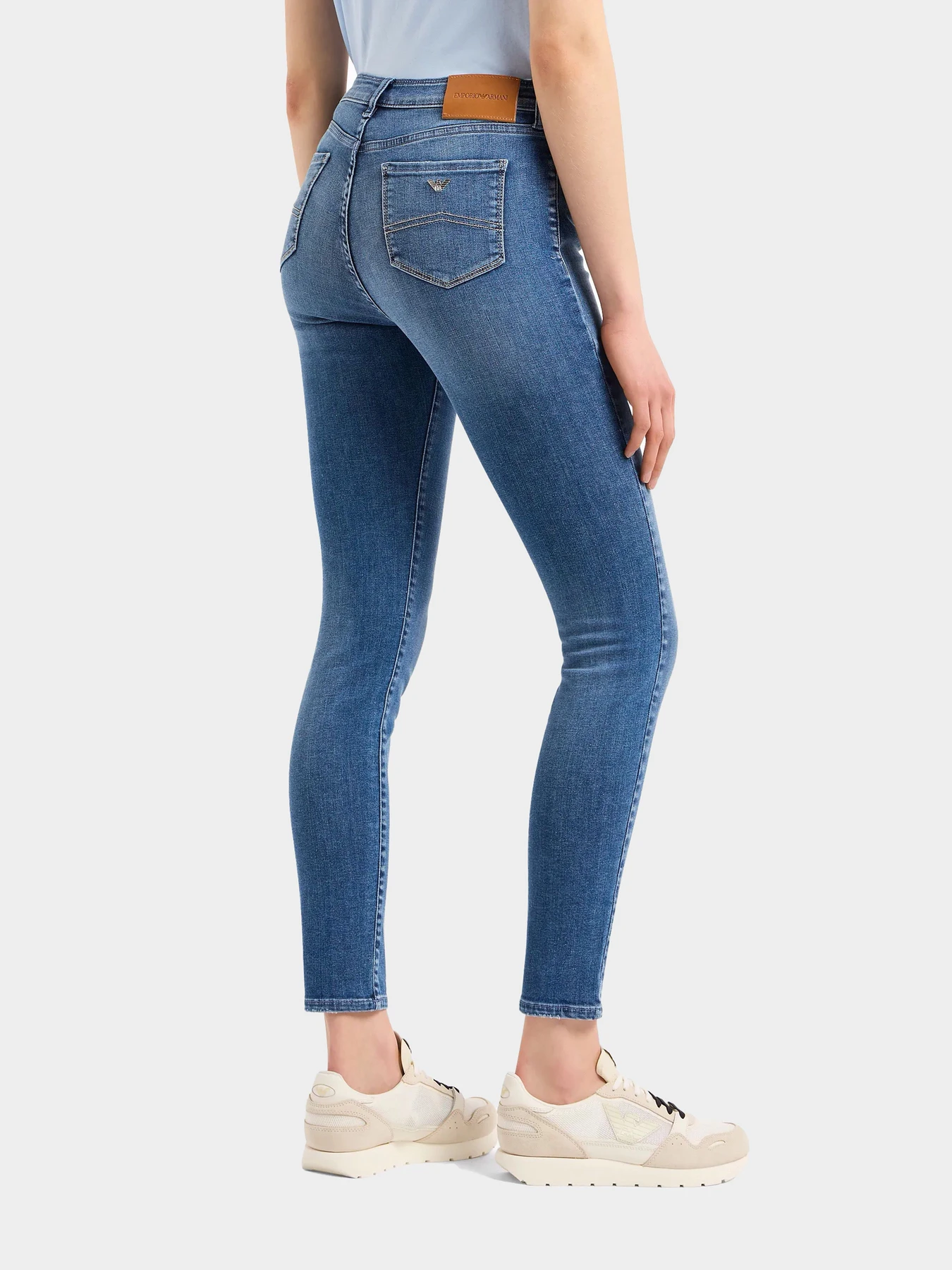 Джинсы Emporio Armani модель 3D2J20-2DM3Z-0943 Джинсы Emporio Armani модель 3D2J20-2DM3Z-0943 Фото