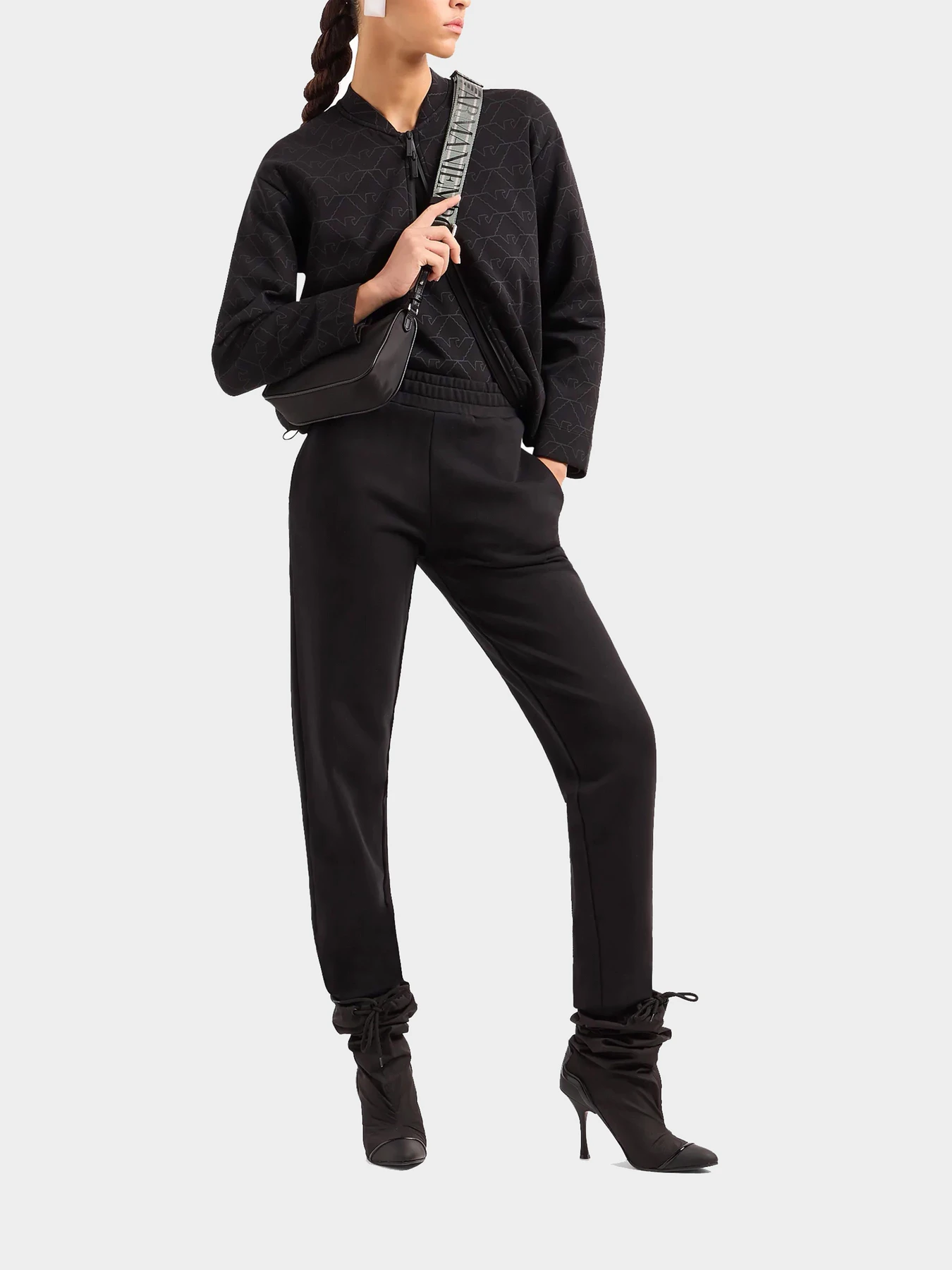 Брюки Emporio Armani модель 3D2P7B-2J49Z-0999 Брюки Emporio Armani модель 3D2P7B-2J49Z-0999 Фото