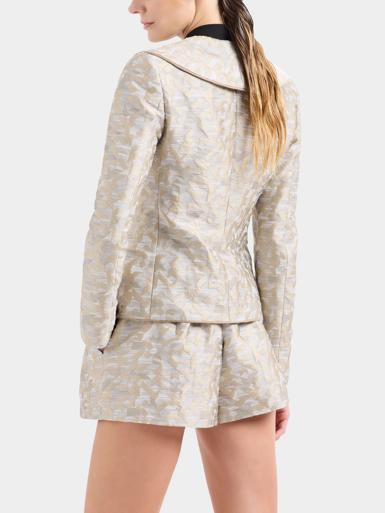 Пиджаки Emporio Armani модель E3NG2B-F2128-010 Пиджаки Emporio Armani модель E3NG2B-F2128-010 Фото
