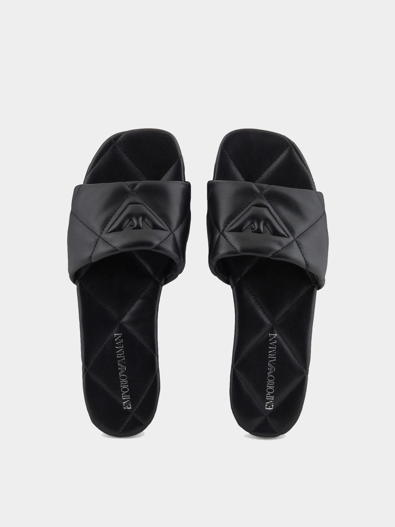 Шлёпанцы Emporio Armani модель X3P826-XF770-00002 Шлёпанцы Emporio Armani модель X3P826-XF770-00002 Фото