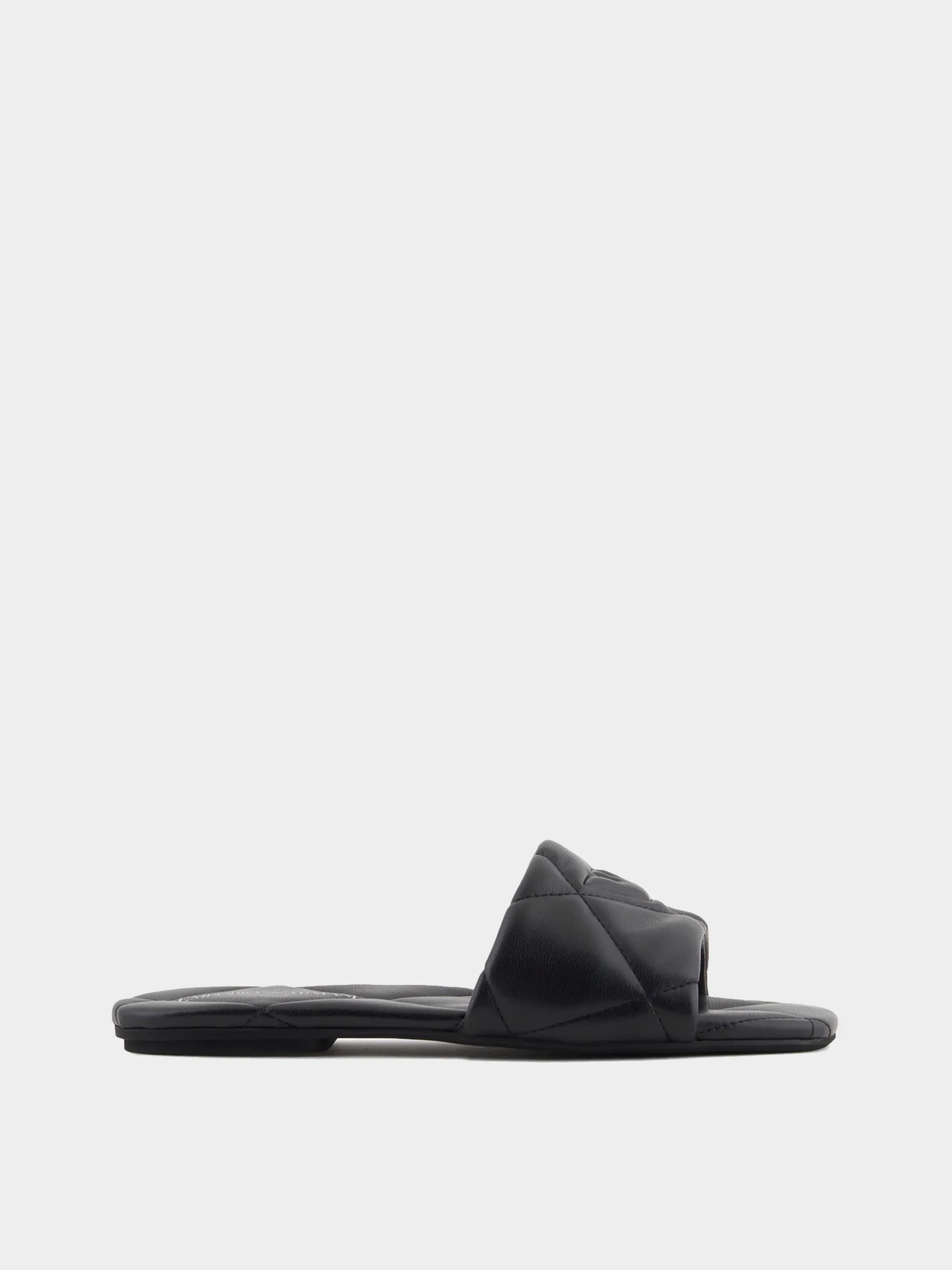 Шлёпанцы Emporio Armani модель X3P826-XF770-00002 Шлёпанцы Emporio Armani модель X3P826-XF770-00002 Фото
