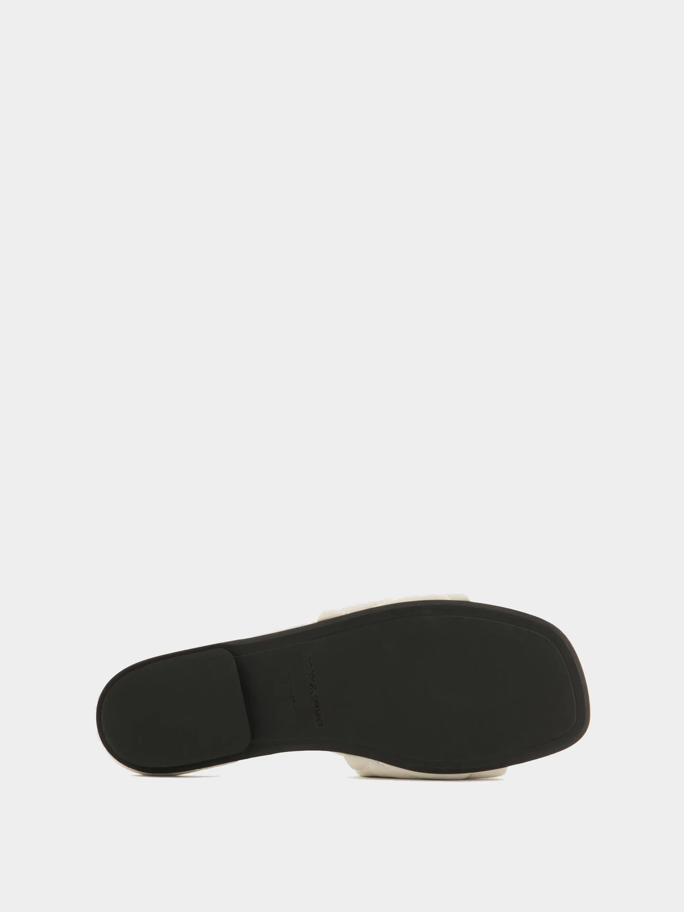Шлёпанцы Emporio Armani модель X3P826-XF770-00395 Шлёпанцы Emporio Armani модель X3P826-XF770-00395 Фото