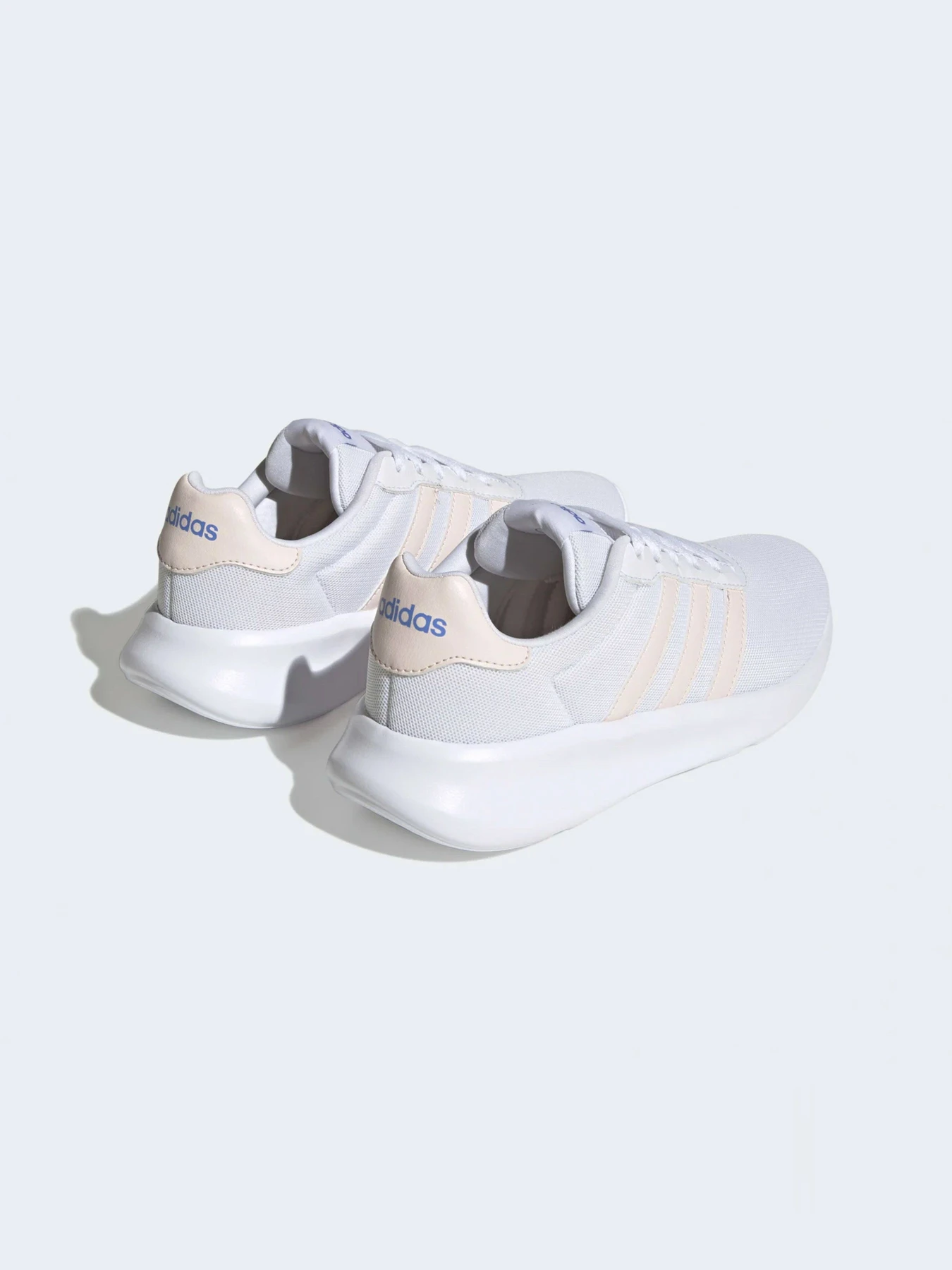 Кроссовки Adidas модель HP6103 Кроссовки Adidas модель HP6103 Фото
