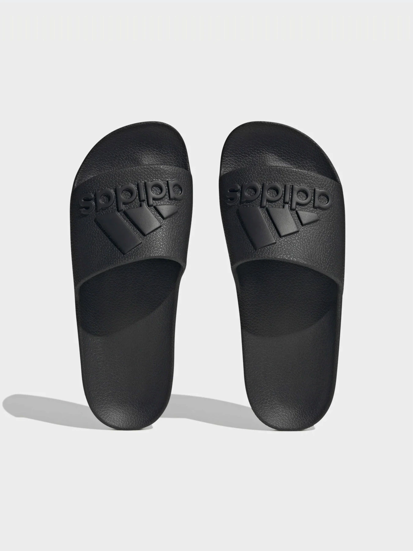 Шлёпанцы Adidas модель IF7371 Шлёпанцы Adidas модель IF7371 Фото