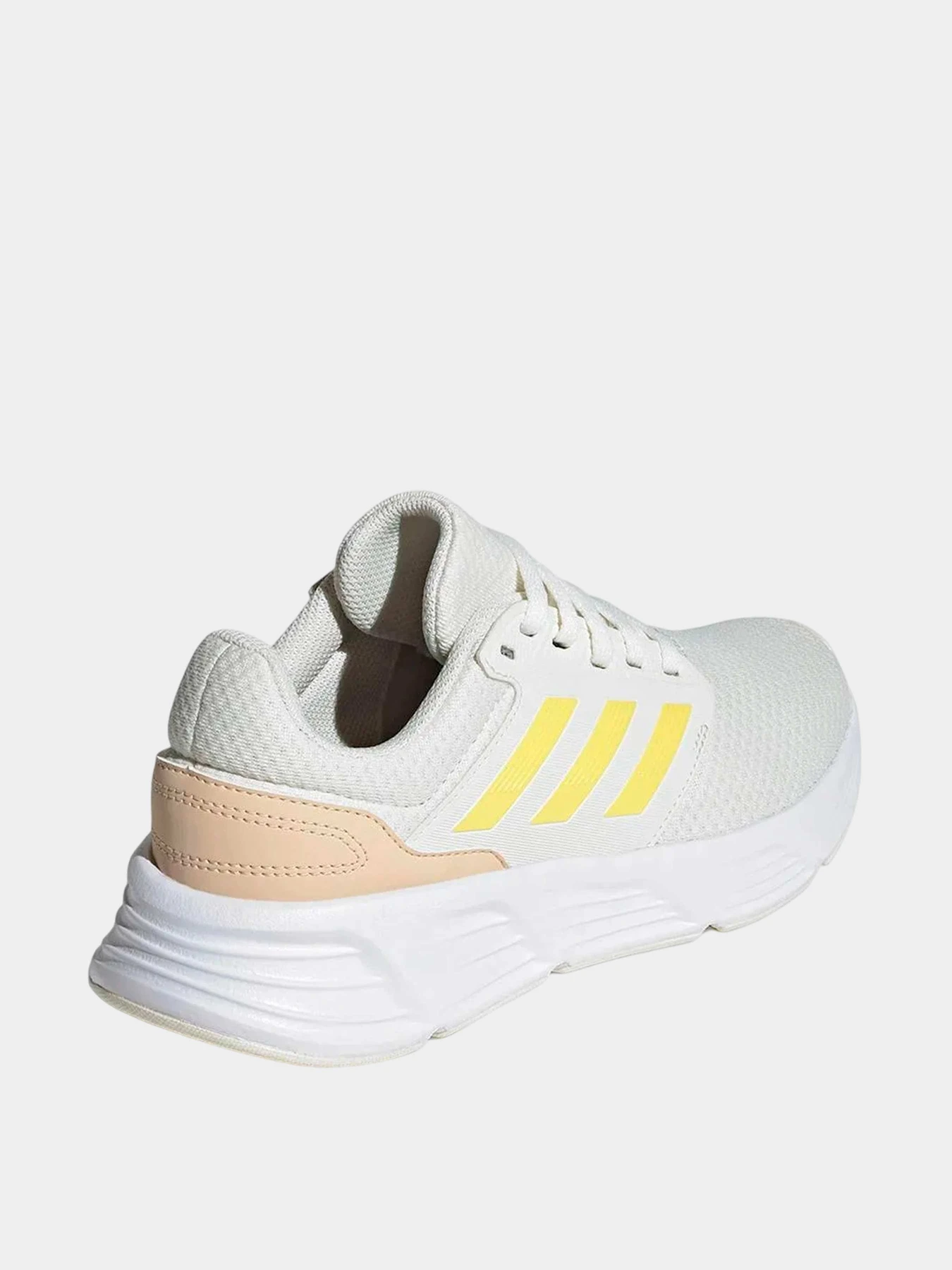 Кроссовки Adidas модель IE8153 Кроссовки Adidas модель IE8153 Фото