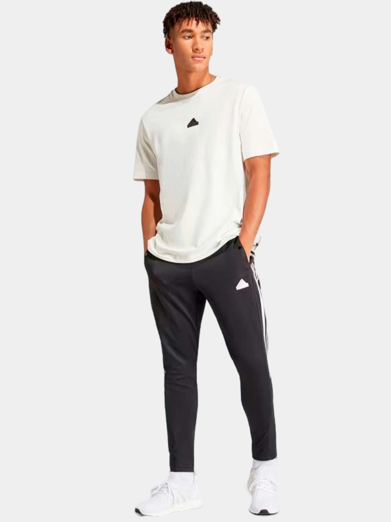 Брюки Adidas модель IP3778 Брюки Adidas модель IP3778 Фото
