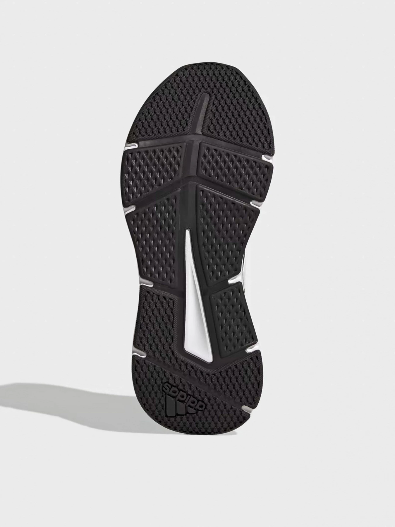 Кроссовки Adidas модель GW3847 Кроссовки Adidas модель GW3847 Фото