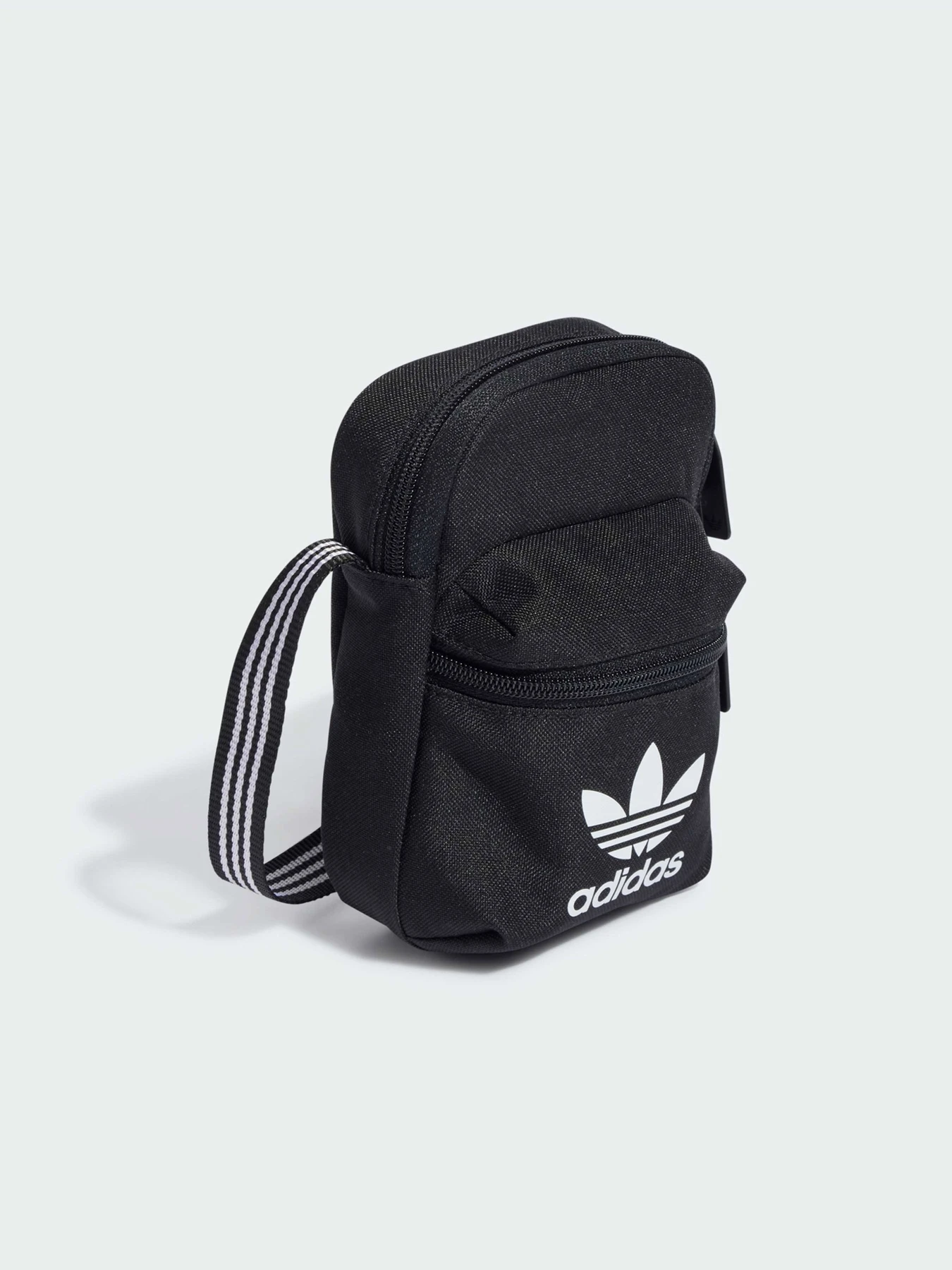 Сумки Adidas модель IJ0765 Сумки Adidas модель IJ0765 Фото