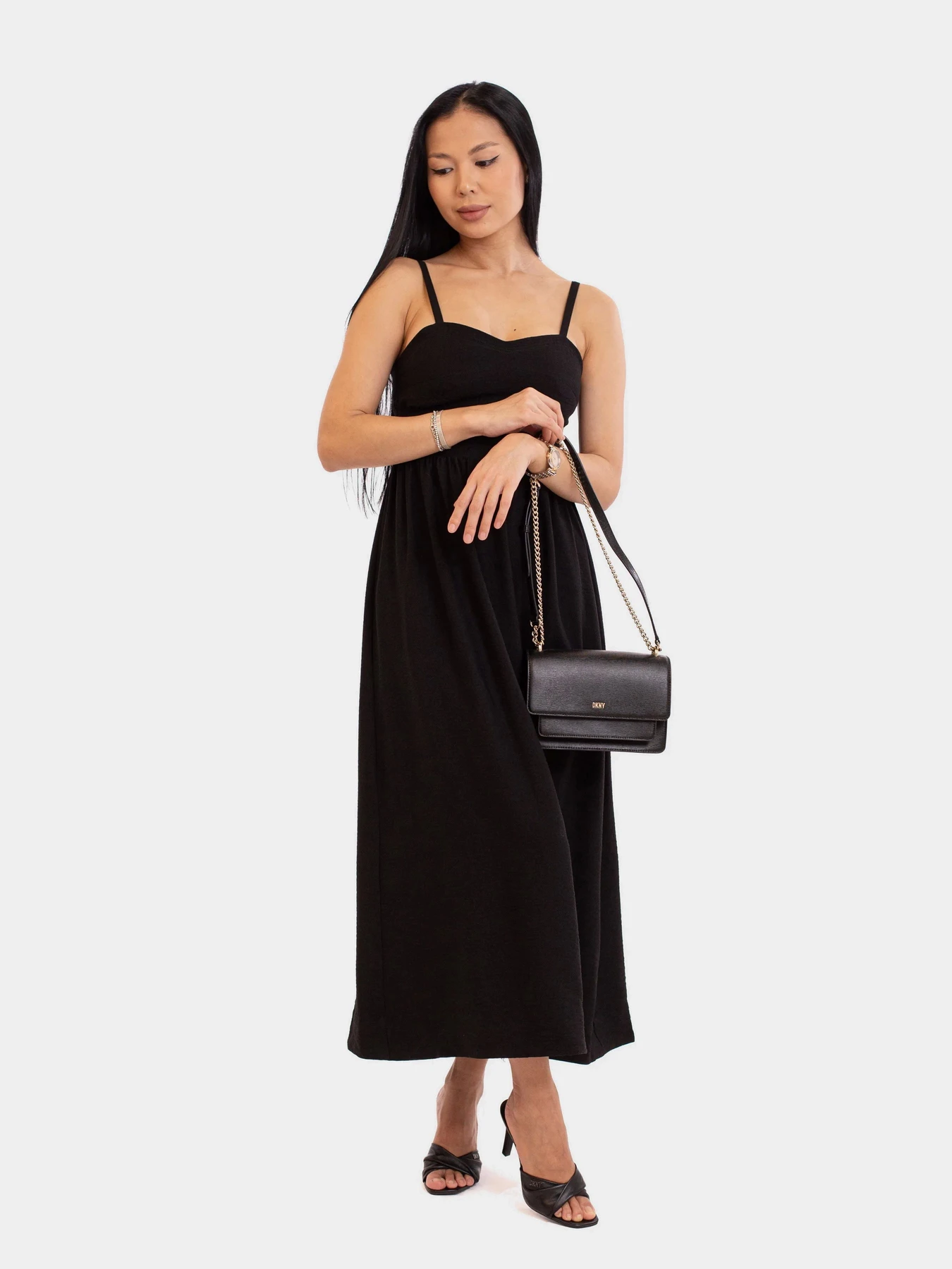 Сумки DKNY модель R24E3A90-BGD-SS24 Сумки DKNY модель R24E3A90-BGD-SS24 Фото