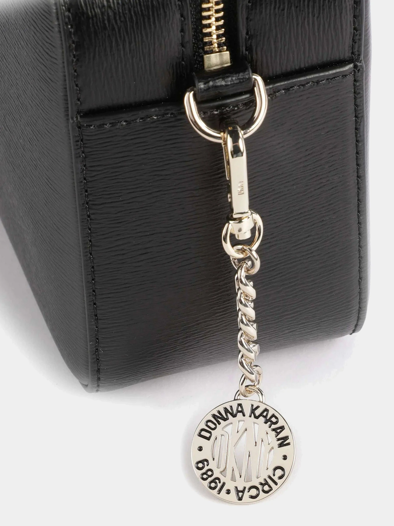 Сумки DKNY модель R33E3F39-BGD-SS24 Сумки DKNY модель R33E3F39-BGD-SS24 Фото