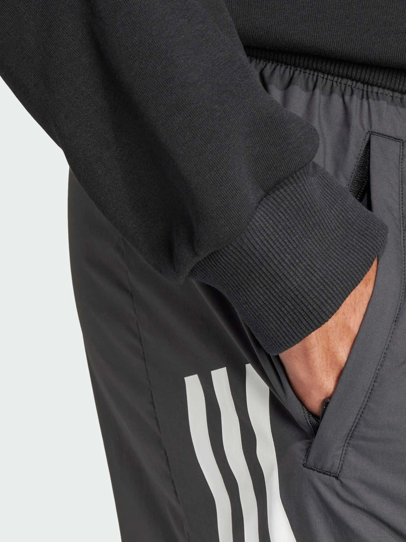 Брюки Adidas модель IN3308 Брюки Adidas модель IN3308 Фото