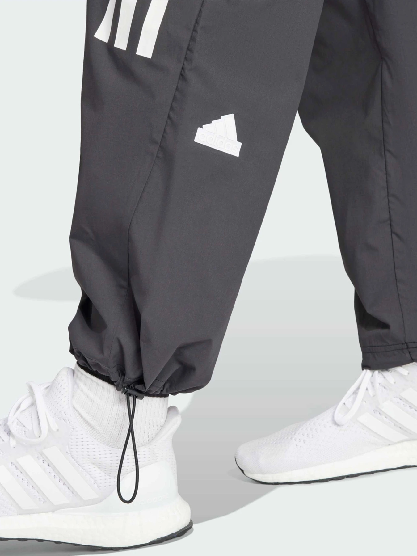 Брюки Adidas модель IN3308 Брюки Adidas модель IN3308 Фото
