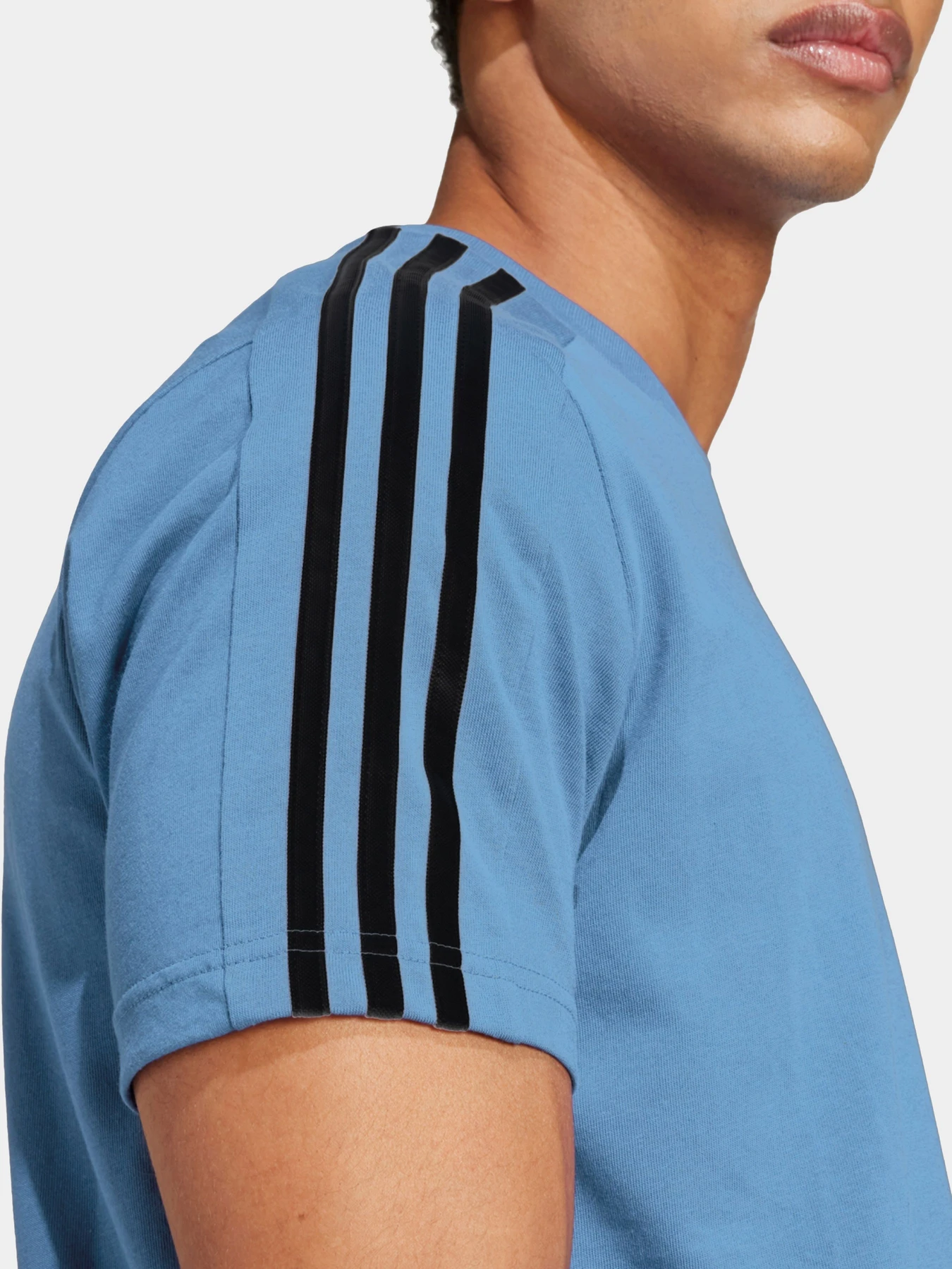 Футболки и поло Adidas модель IS1338 Футболки и поло Adidas модель IS1338 Фото