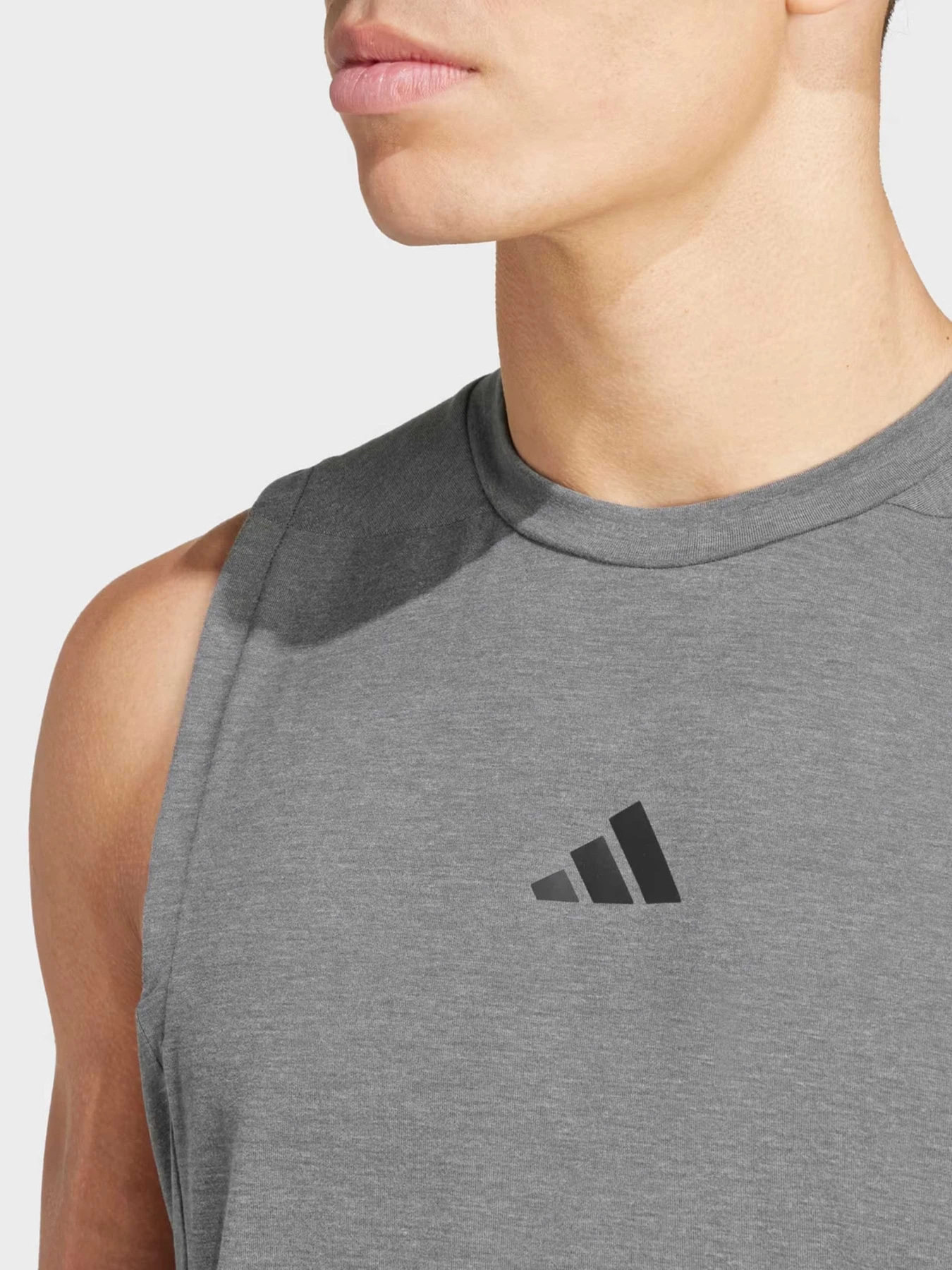 Футболки и поло Adidas модель IS3819 Футболки и поло Adidas модель IS3819 Фото
