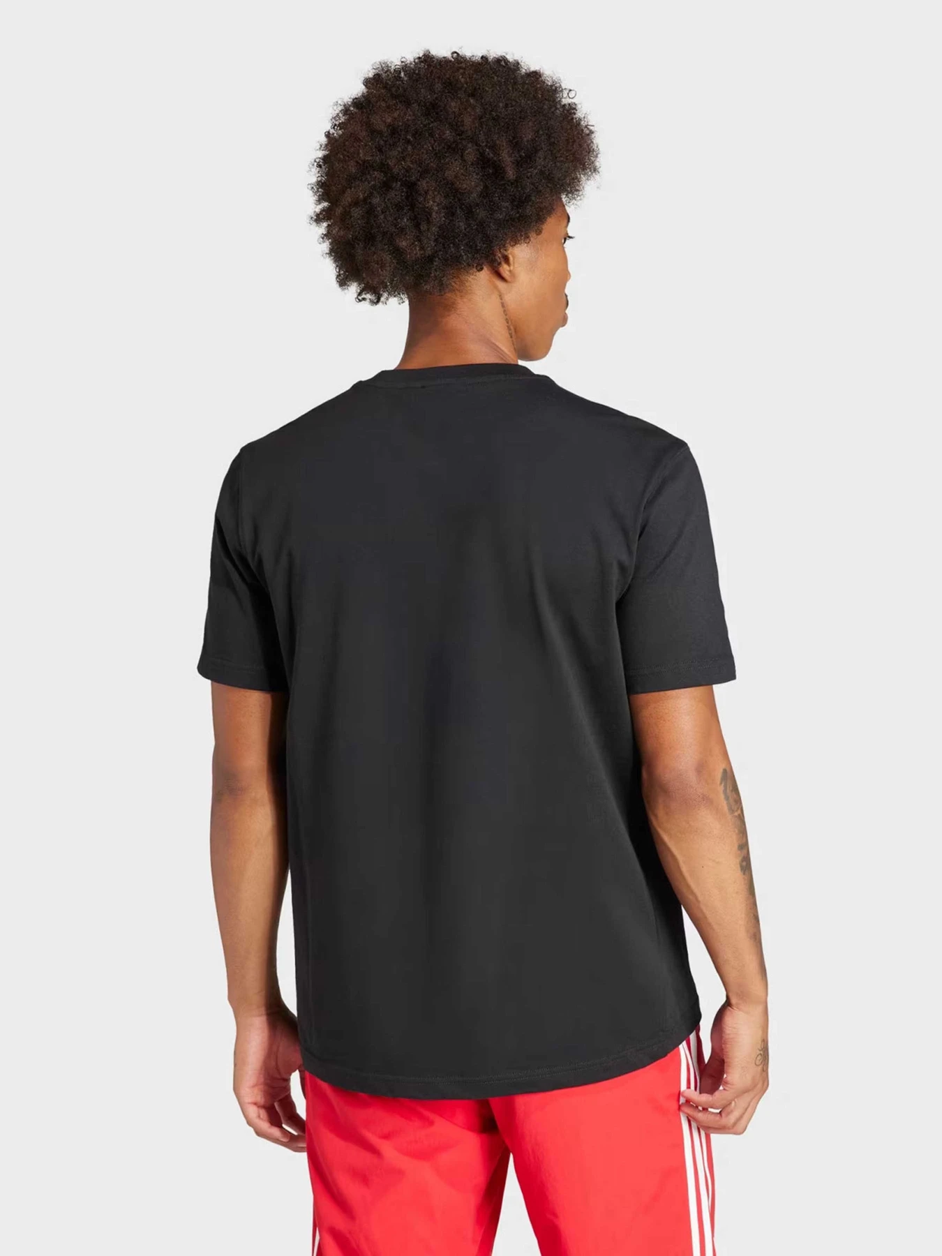Футболки и поло Adidas модель IU2364 Футболки и поло Adidas модель IU2364 Фото