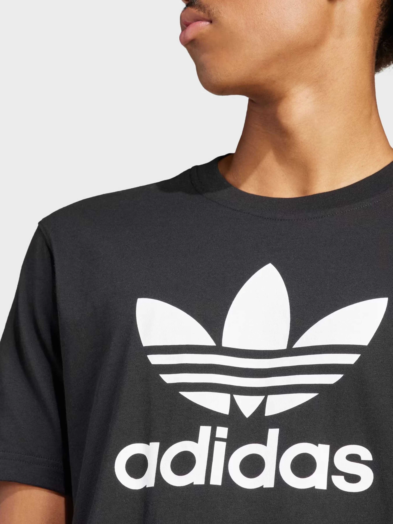 Футболки и поло Adidas модель IU2364 Футболки и поло Adidas модель IU2364 Фото