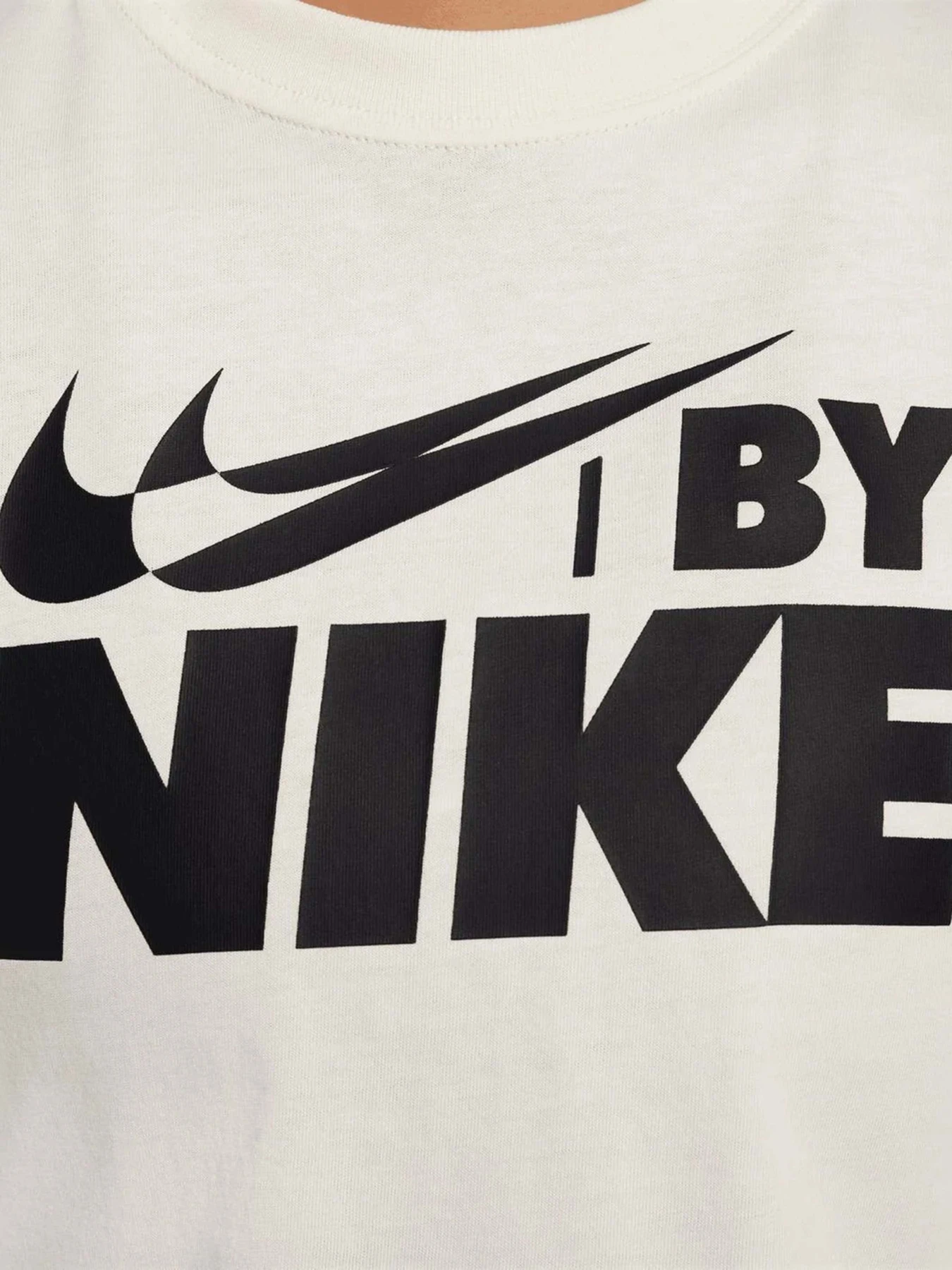 Футболки и поло NIKE модель FZ4635-113 Футболки и поло NIKE модель FZ4635-113 Фото