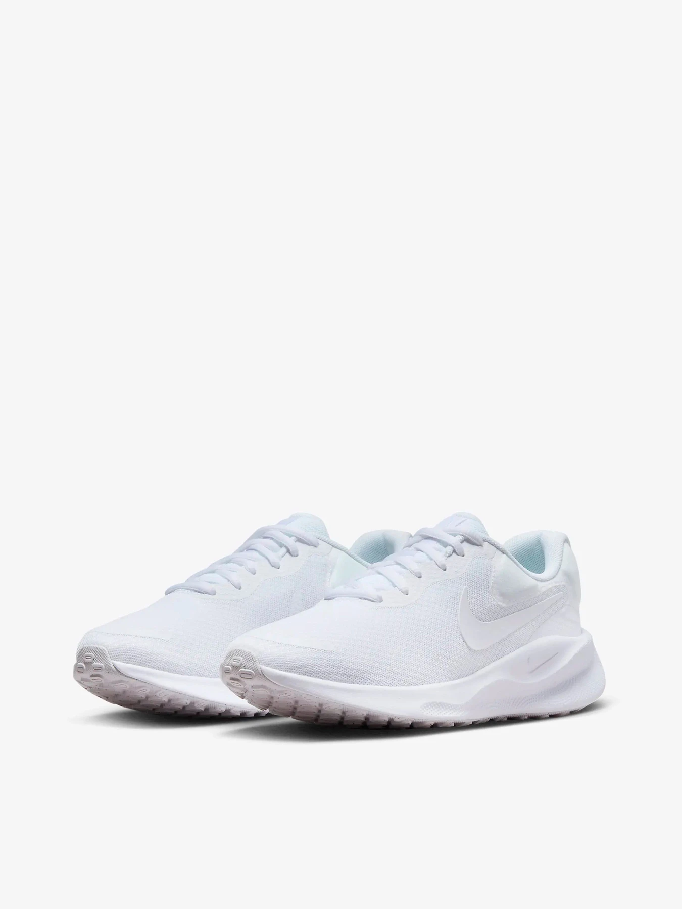 Кроссовки NIKE модель FB2208-100 Кроссовки NIKE модель FB2208-100 Фото
