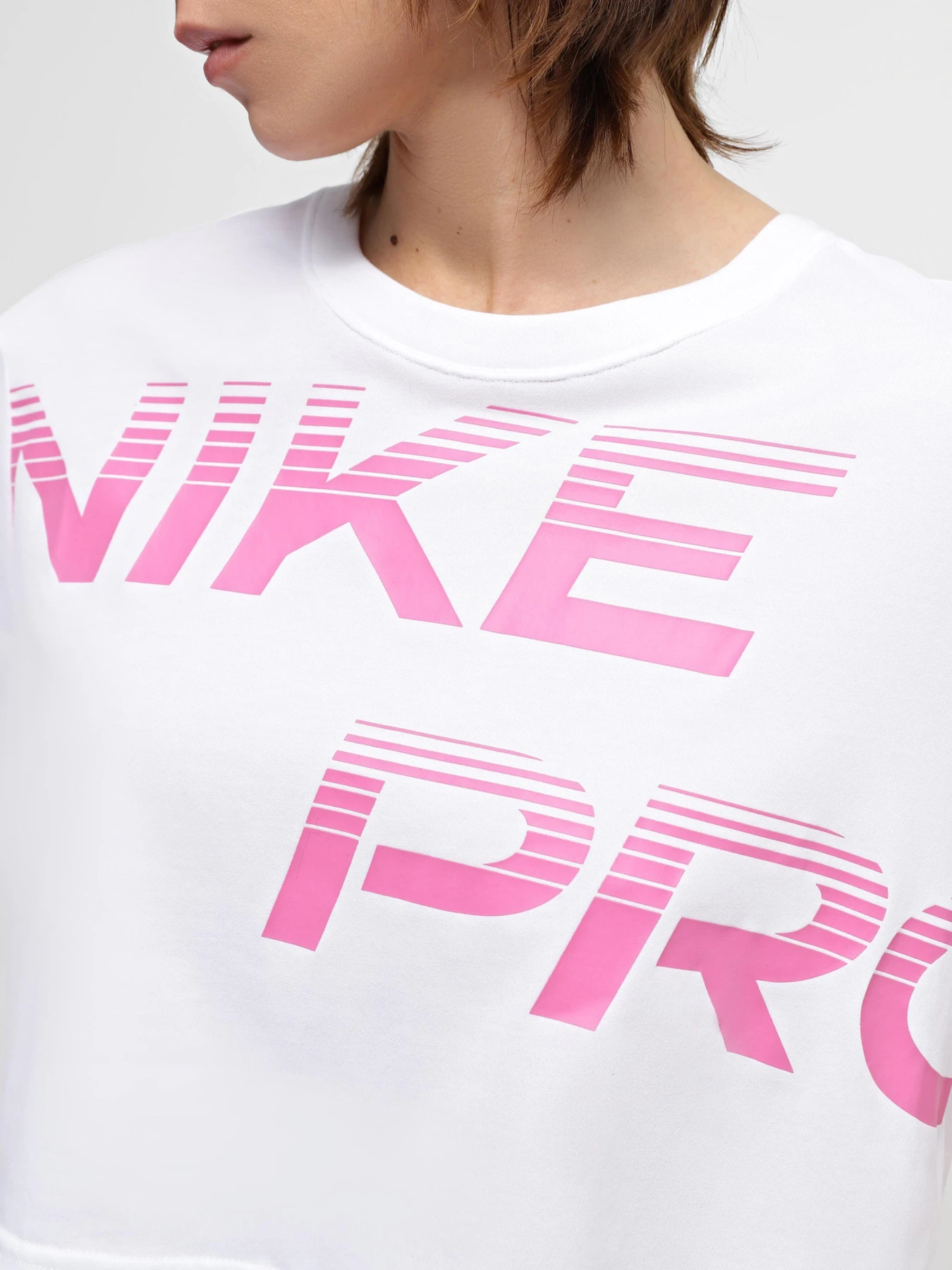 Футболки и поло NIKE модель FQ4985-100 Футболки и поло NIKE модель FQ4985-100 Фото