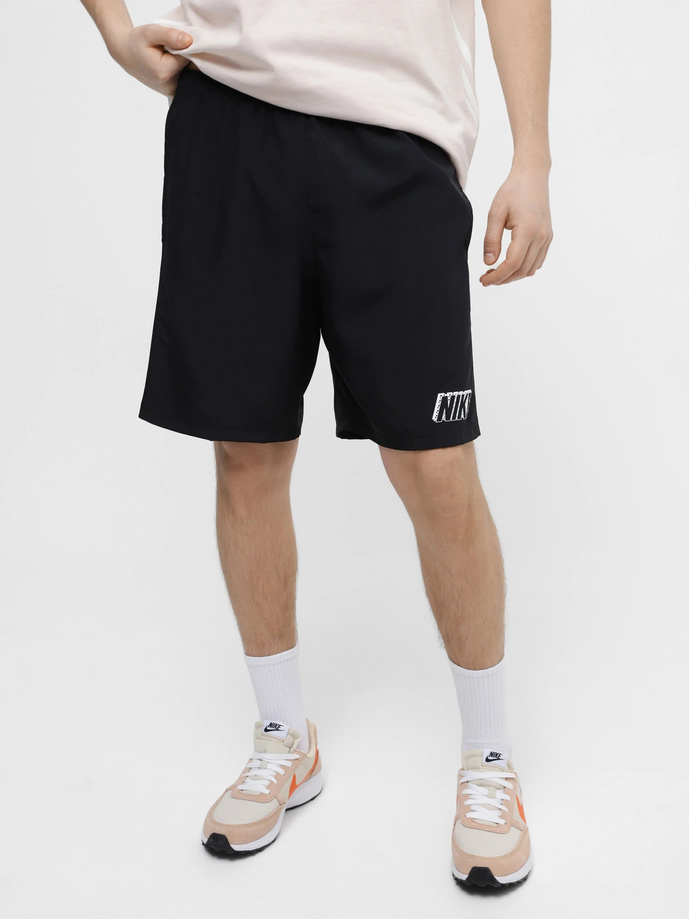 Шорты NIKE модель FB6371-010 Шорты NIKE модель FB6371-010 Фото