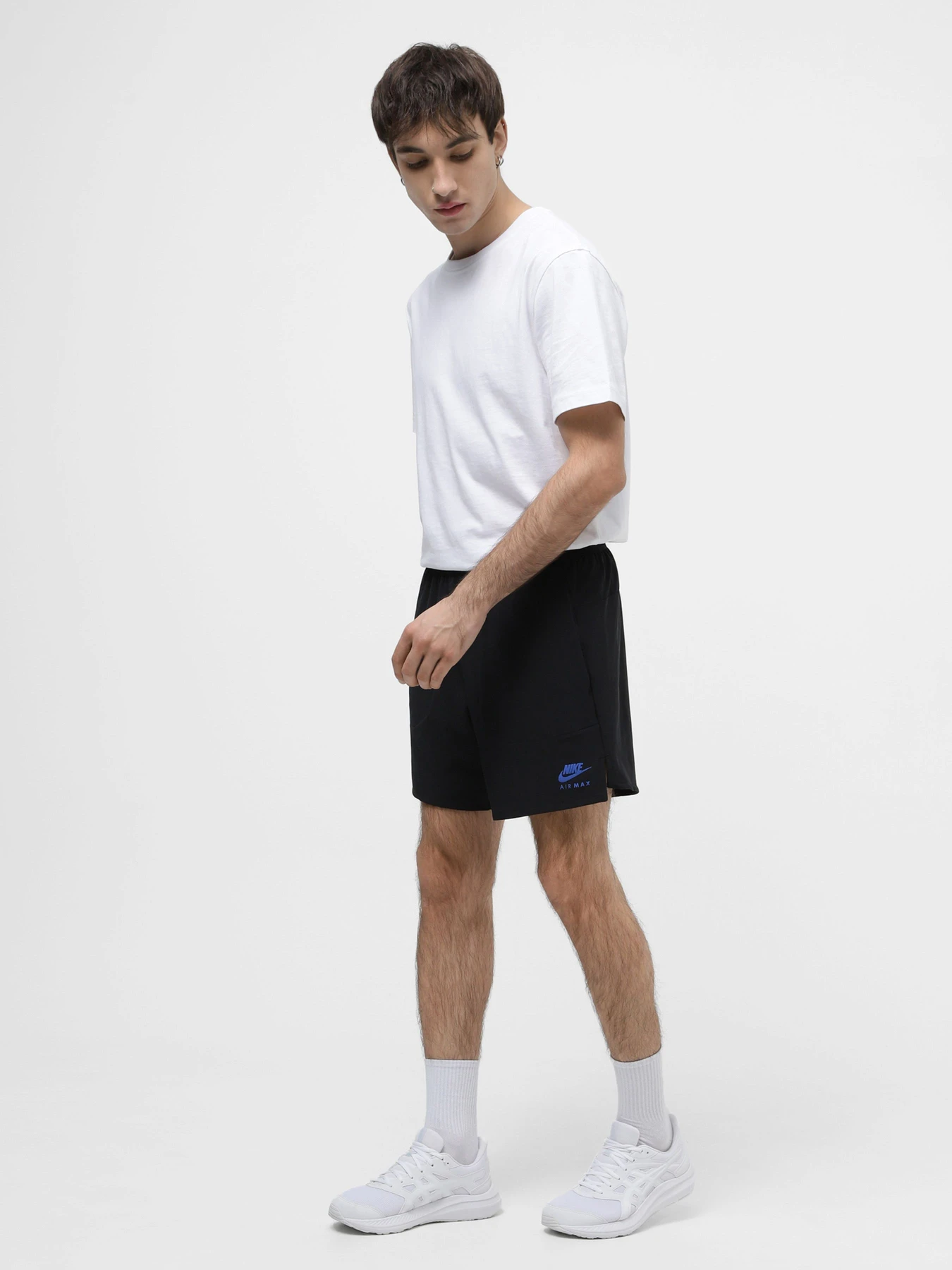 Шорты NIKE модель FV5597-010 Шорты NIKE модель FV5597-010 Фото