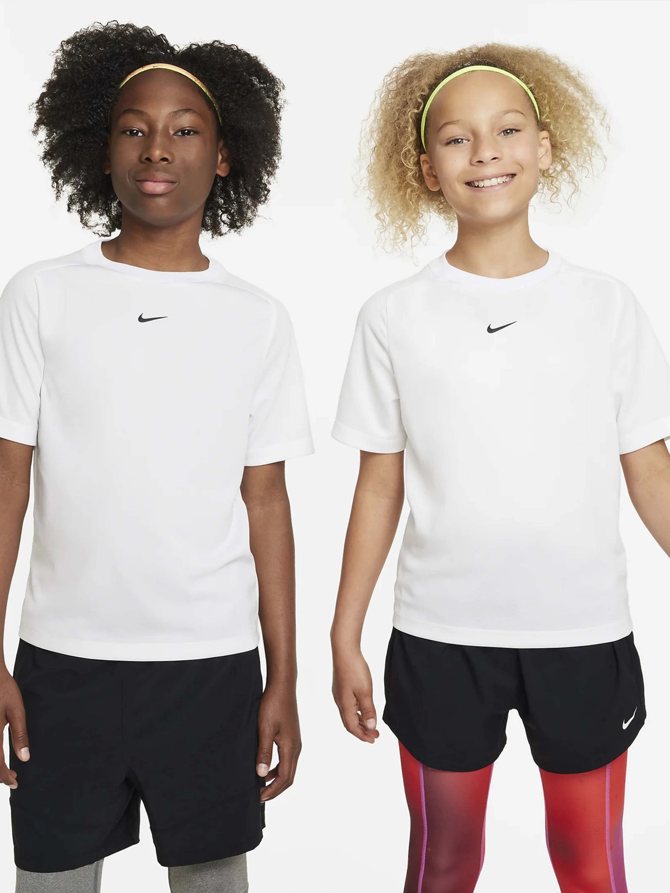 Футболки и поло NIKE модель DX5380-100 Футболки и поло NIKE модель DX5380-100 Фото
