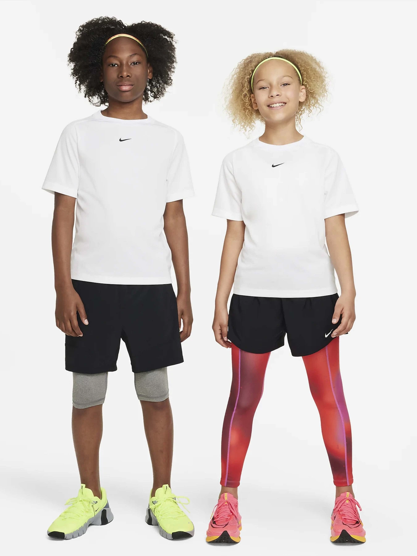 Футболки и поло NIKE модель DX5380-100 Футболки и поло NIKE модель DX5380-100 Фото