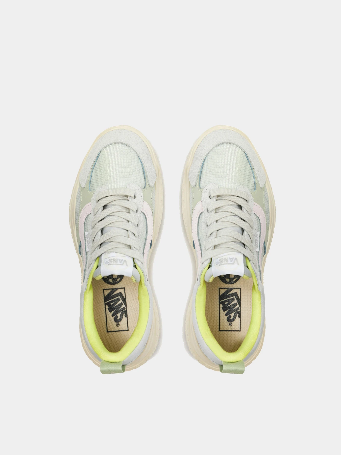 Кроссовки Vans модель VN000BCEBIG1 Кроссовки Vans модель VN000BCEBIG1 Фото