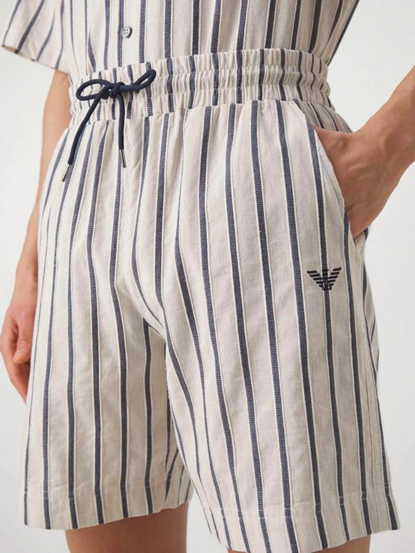 Шорты Emporio Armani модель 211864-4R465-09740 Шорты Emporio Armani модель 211864-4R465-09740 Фото