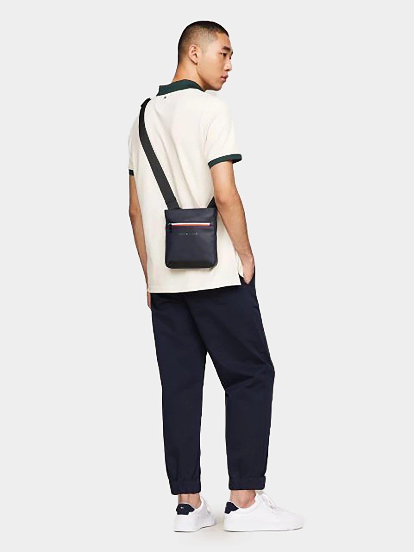 Сумки Tommy Hilfiger модель AM0AM12212-DW6 Сумки Tommy Hilfiger модель AM0AM12212-DW6 Фото