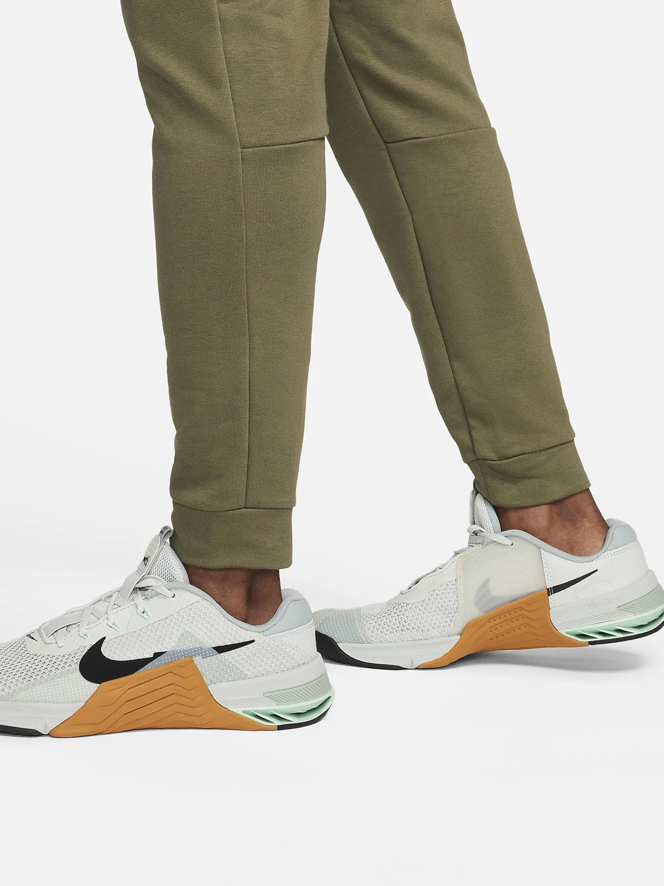 Брюки NIKE модель CZ6379-222 Брюки NIKE модель CZ6379-222 Фото