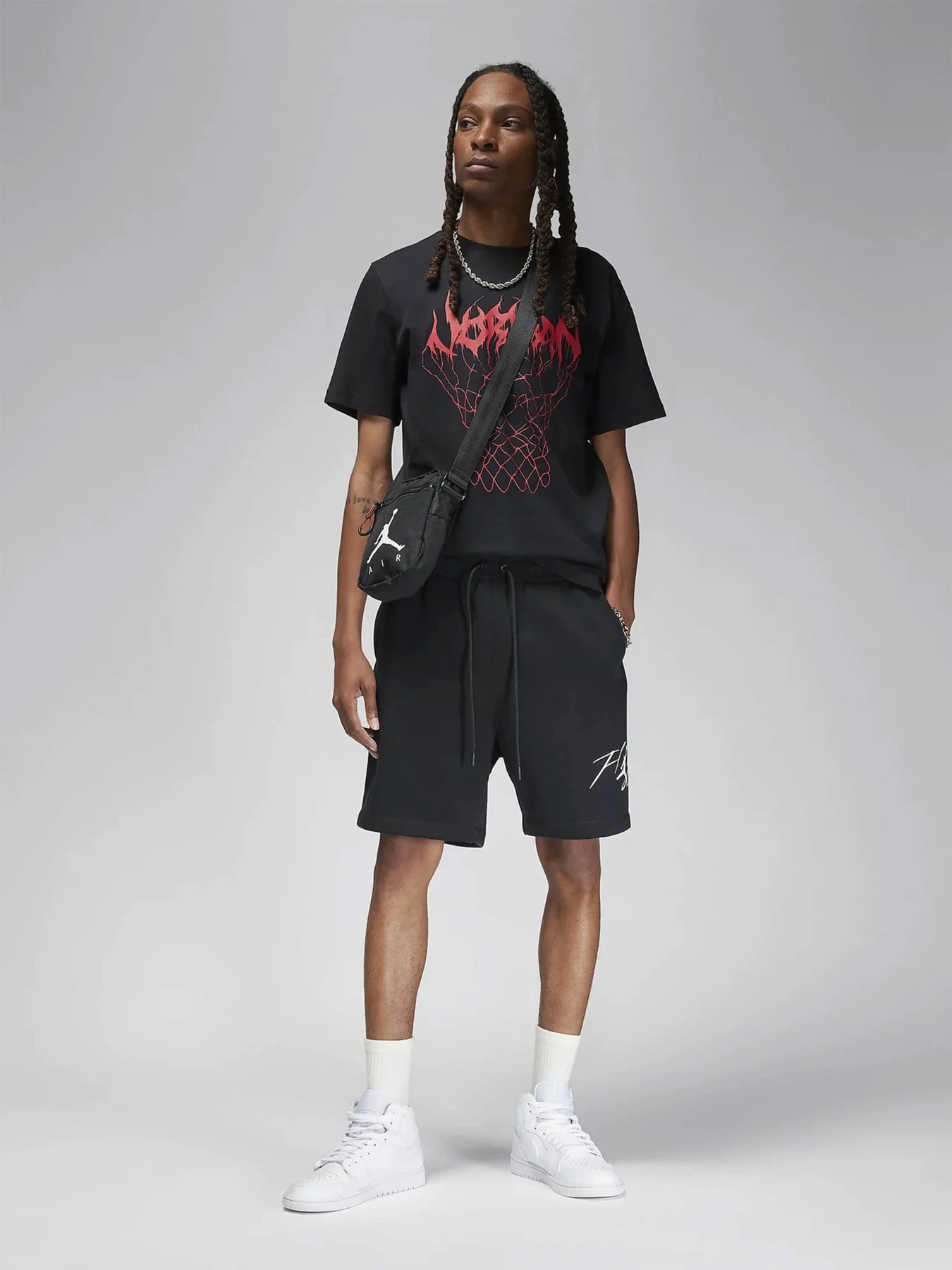 Шорты NIKE модель FN4535-010 Шорты NIKE модель FN4535-010 Фото