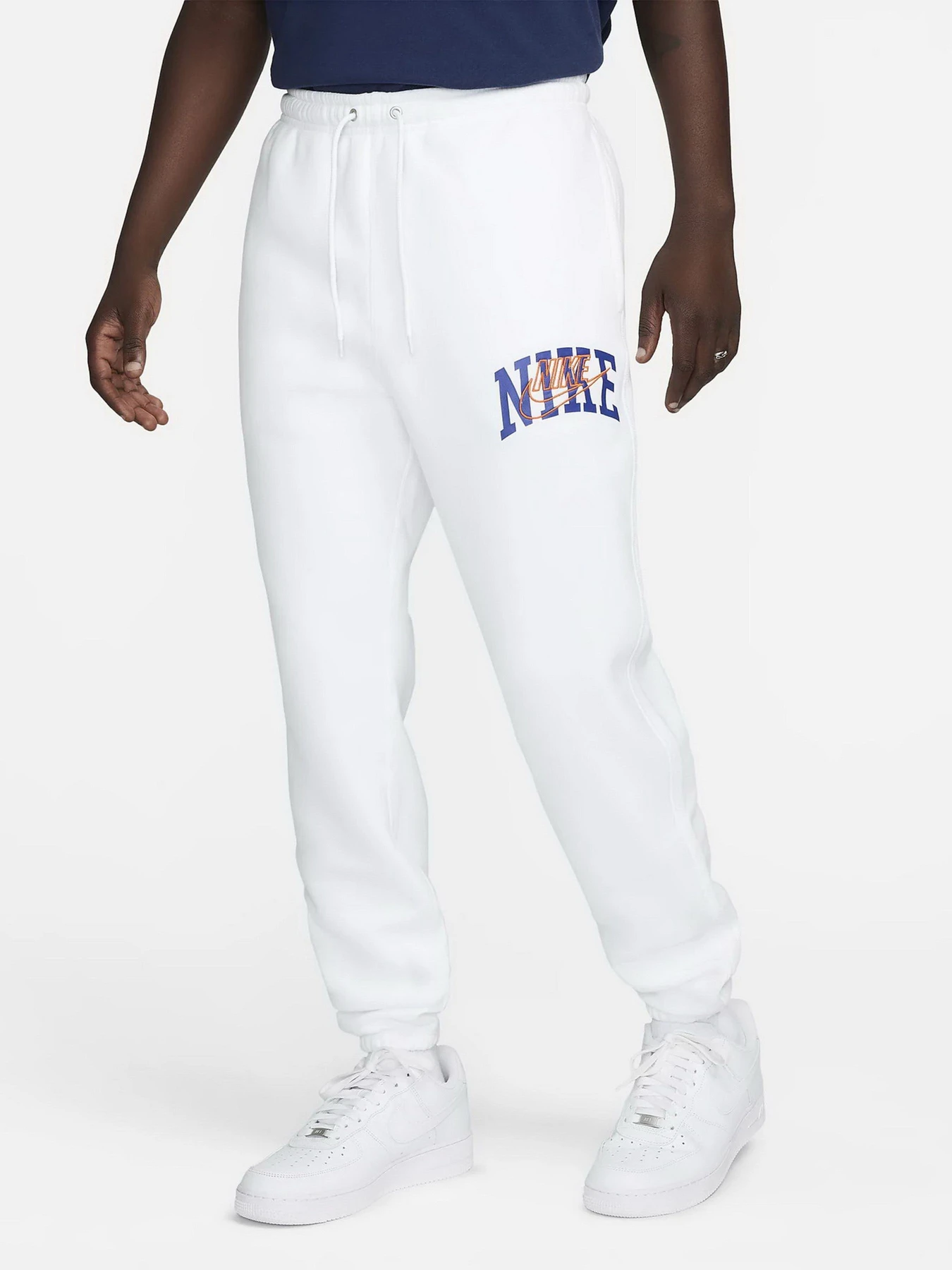 Брюки NIKE модель FV4453-100 Брюки NIKE модель FV4453-100 Фото