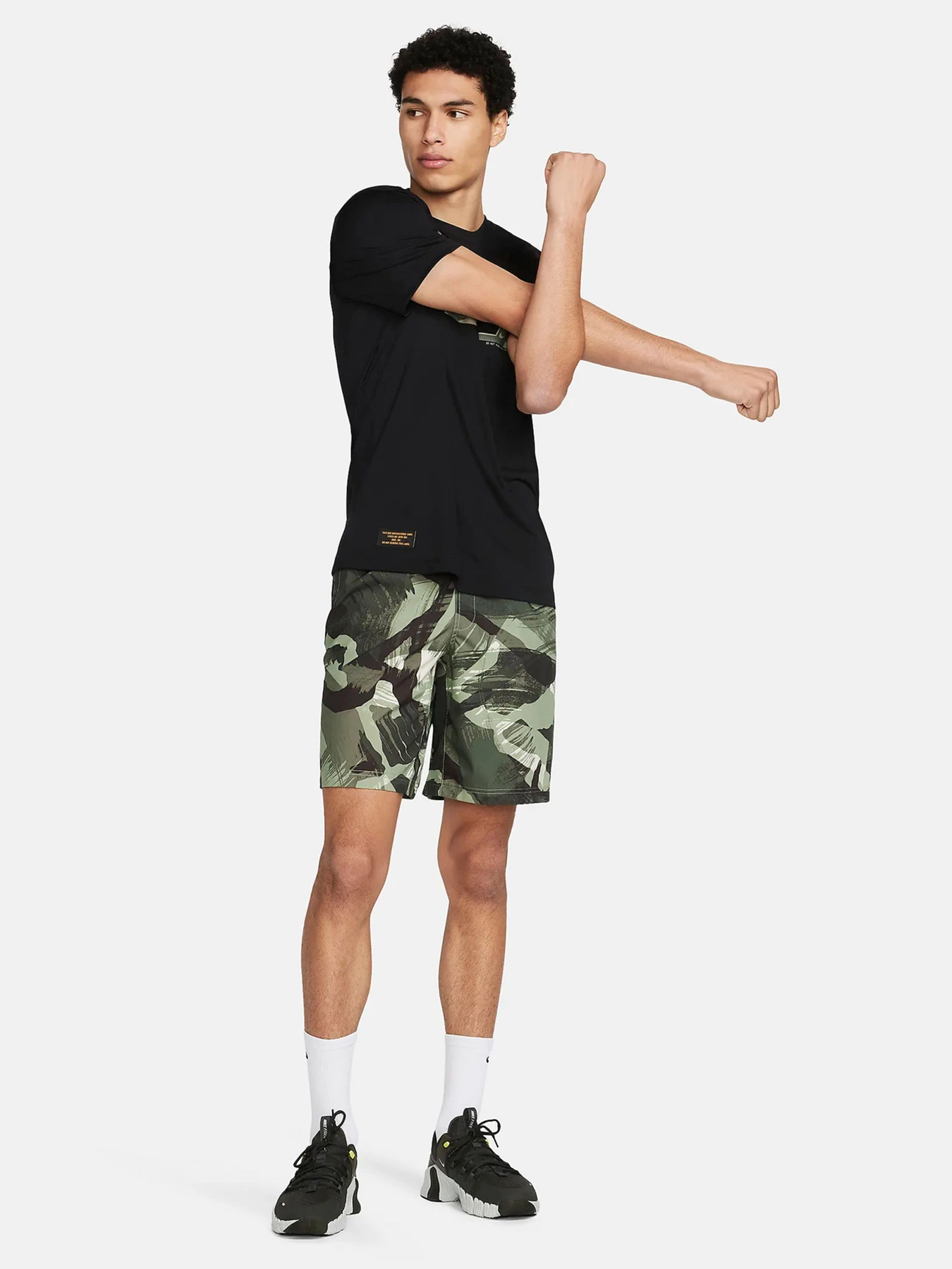 Шорты NIKE модель FN3046-386 Шорты NIKE модель FN3046-386 Фото