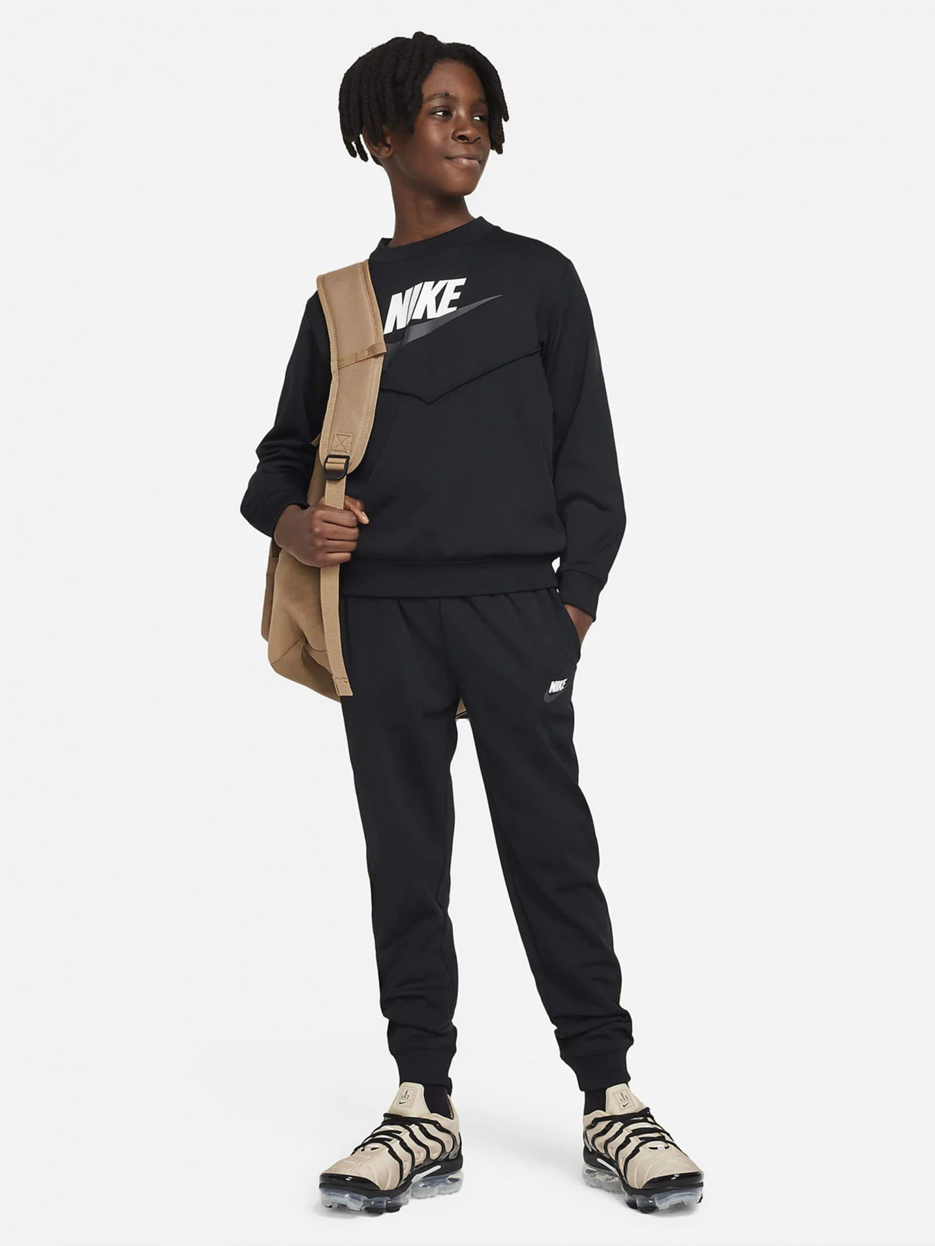 Костюмы NIKE модель FD3090-010 Костюмы NIKE модель FD3090-010 Фото
