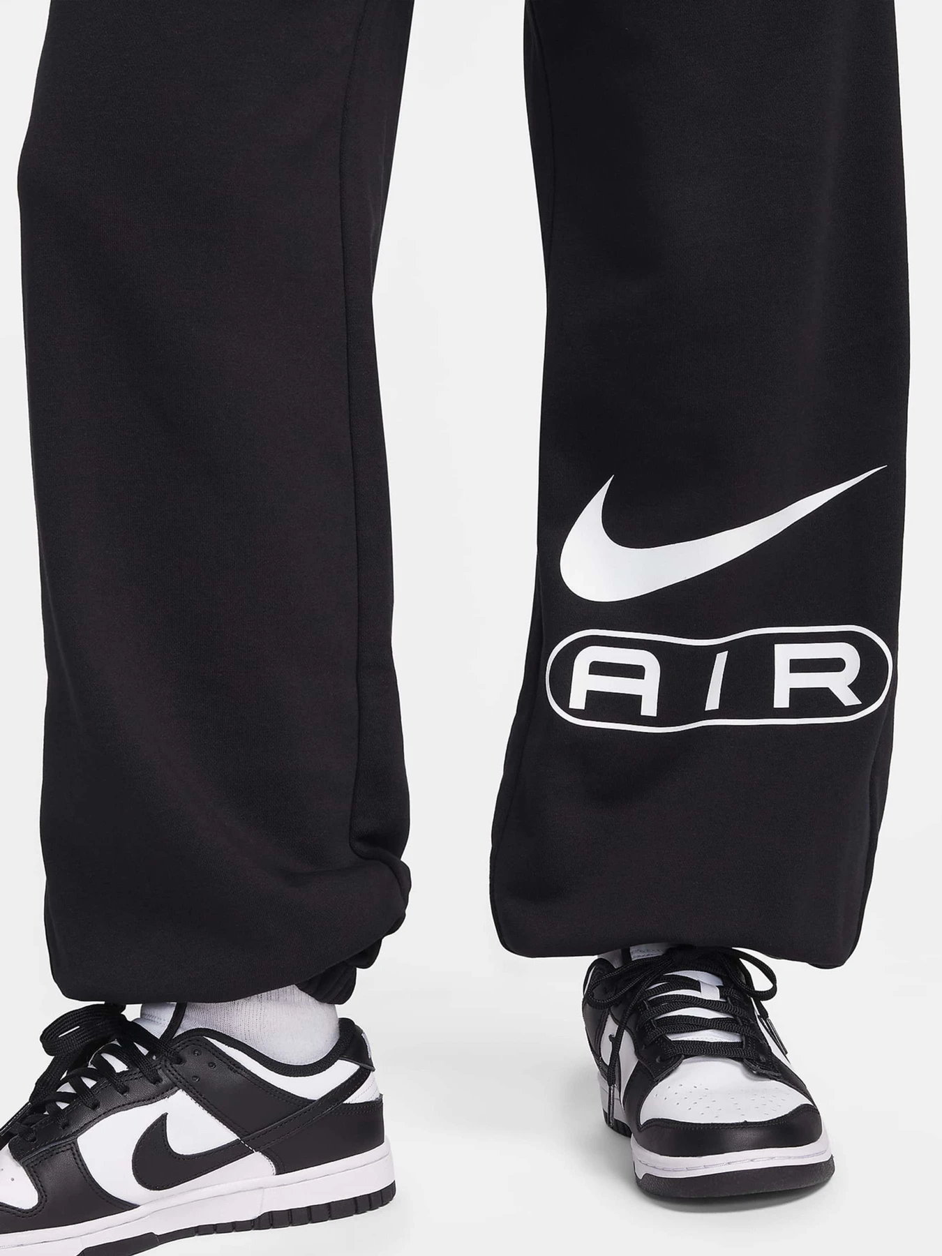 Брюки NIKE модель FN1902-010 Брюки NIKE модель FN1902-010 Фото