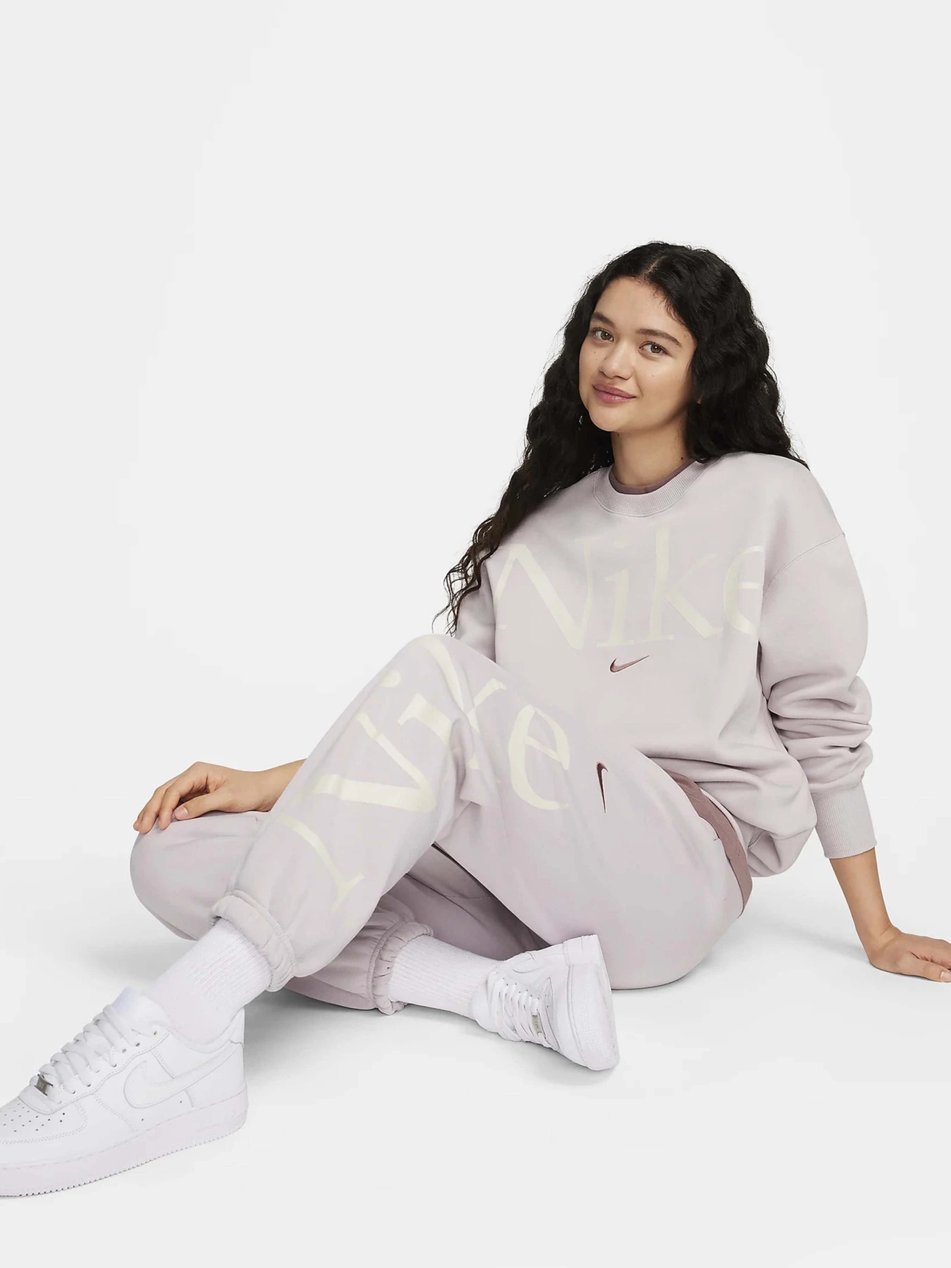 Брюки NIKE модель FN2552-019 Брюки NIKE модель FN2552-019 Фото
