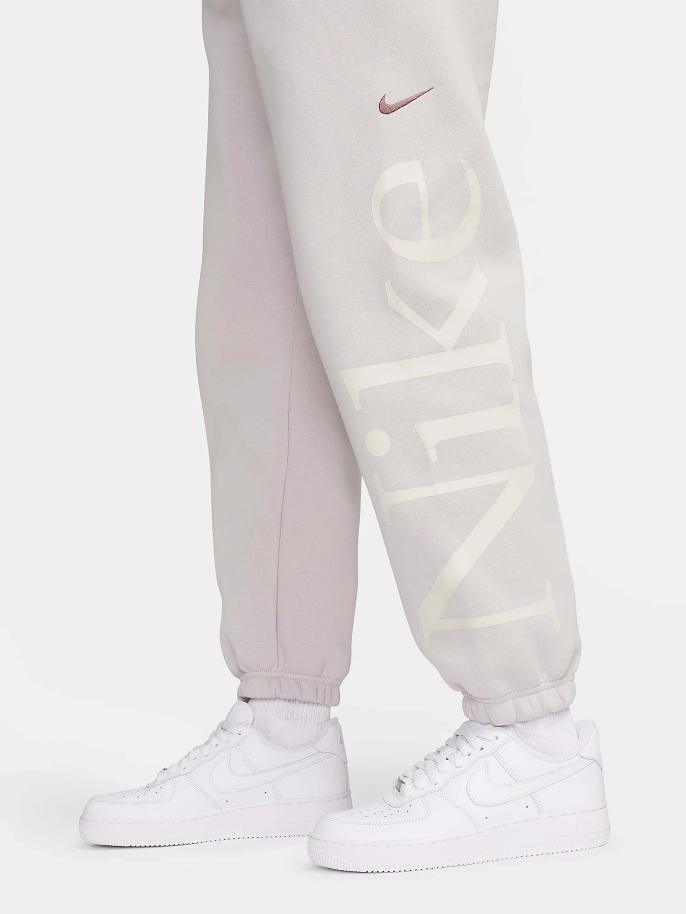 Брюки NIKE модель FN2552-019 Брюки NIKE модель FN2552-019 Фото