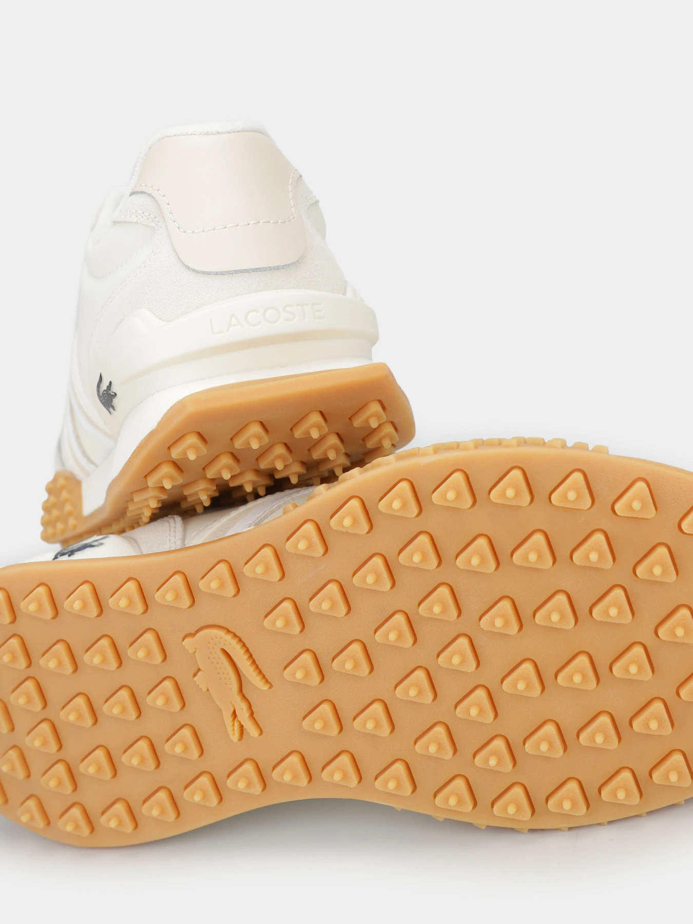 Кроссовки Lacoste модель 747SFA0102WN8 Кроссовки Lacoste модель 747SFA0102WN8 Фото