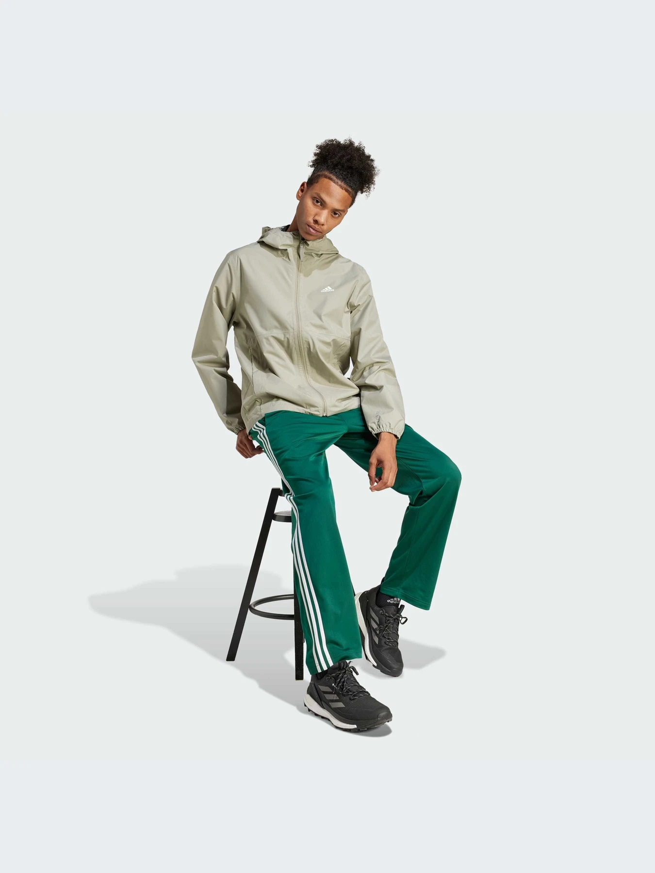 Куртки и дубленки Adidas модель IS1271-KZ Куртки и дубленки Adidas модель IS1271-KZ Фото
