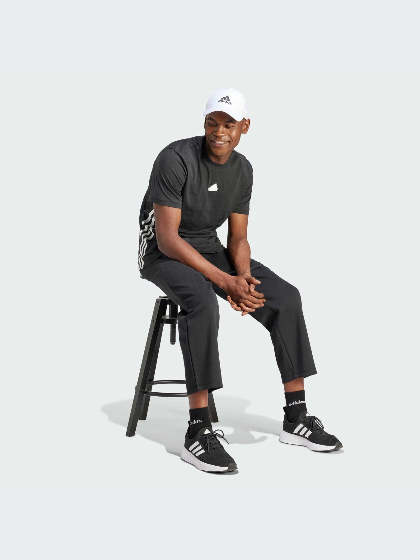 Брюки Adidas Icons модель IN3311-KZ Брюки Adidas Icons модель IN3311-KZ Фото
