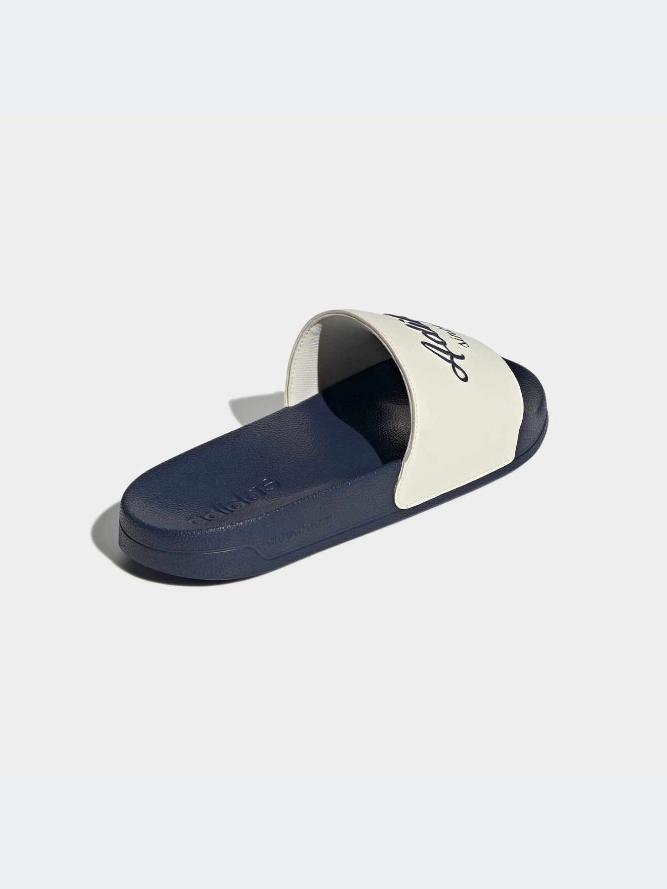 Шлёпанцы Adidas Adilette модель GW8748-KZ Шлёпанцы Adidas Adilette модель GW8748-KZ Фото