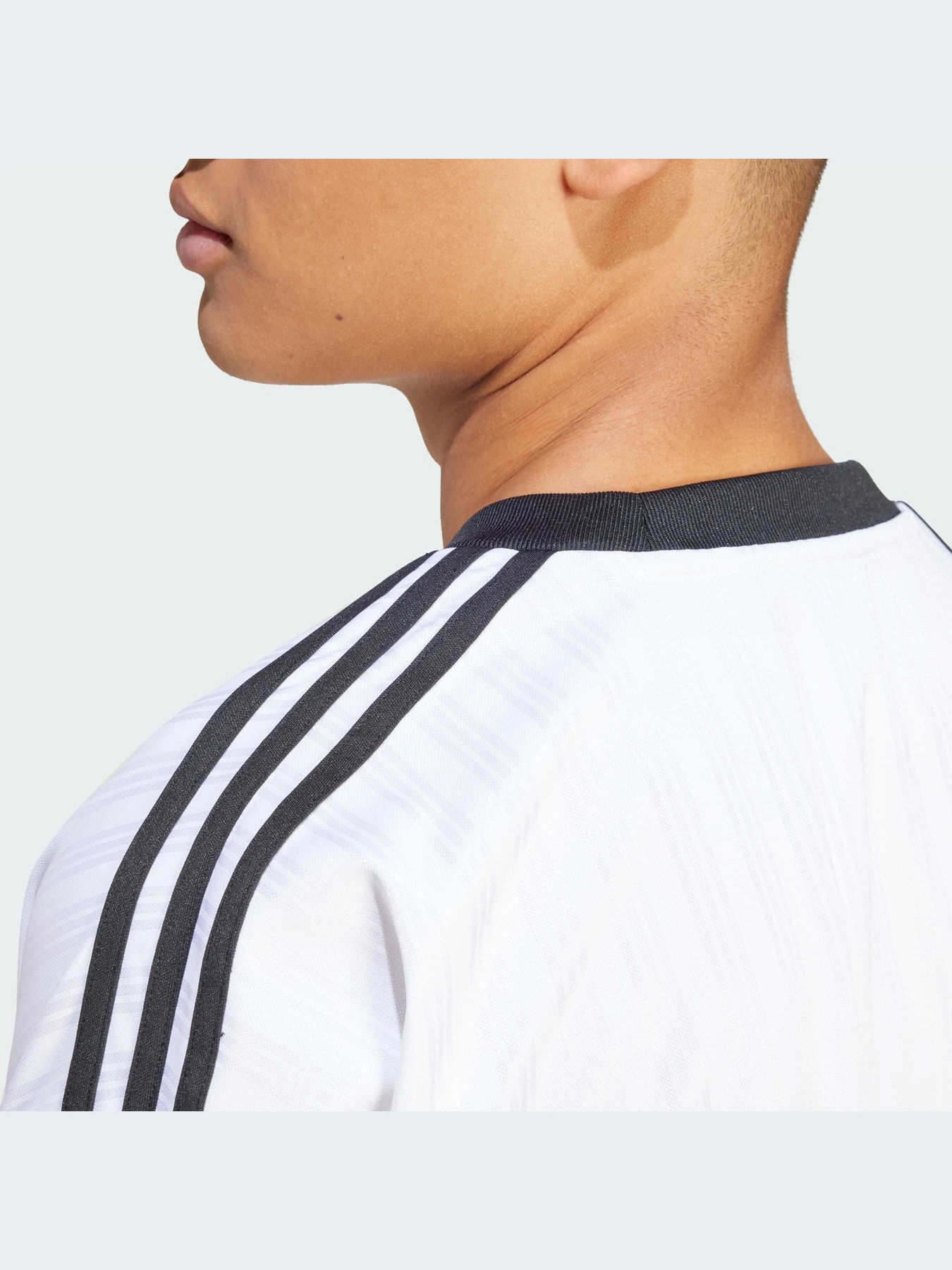 Футболки и поло Adidas Adicolor модель IM9459-KZ Футболки и поло Adidas Adicolor модель IM9459-KZ Фото
