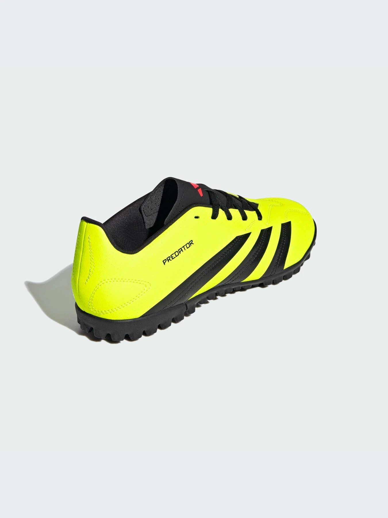 Кроссовки Adidas Predator модель IG7712-KZ Кроссовки Adidas Predator модель IG7712-KZ Фото