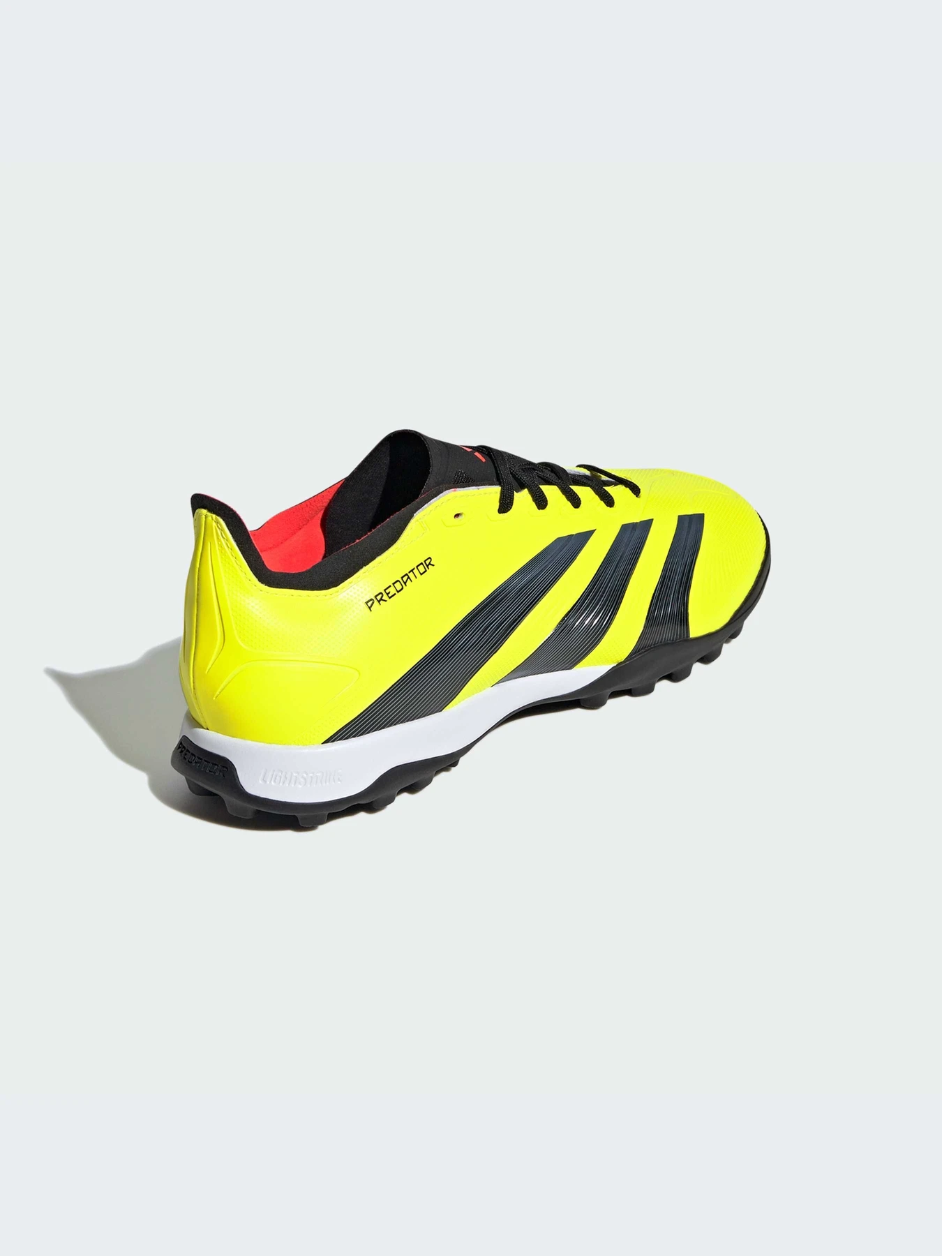 Кроссовки Adidas Predator модель IE2612-KZ Кроссовки Adidas Predator модель IE2612-KZ Фото