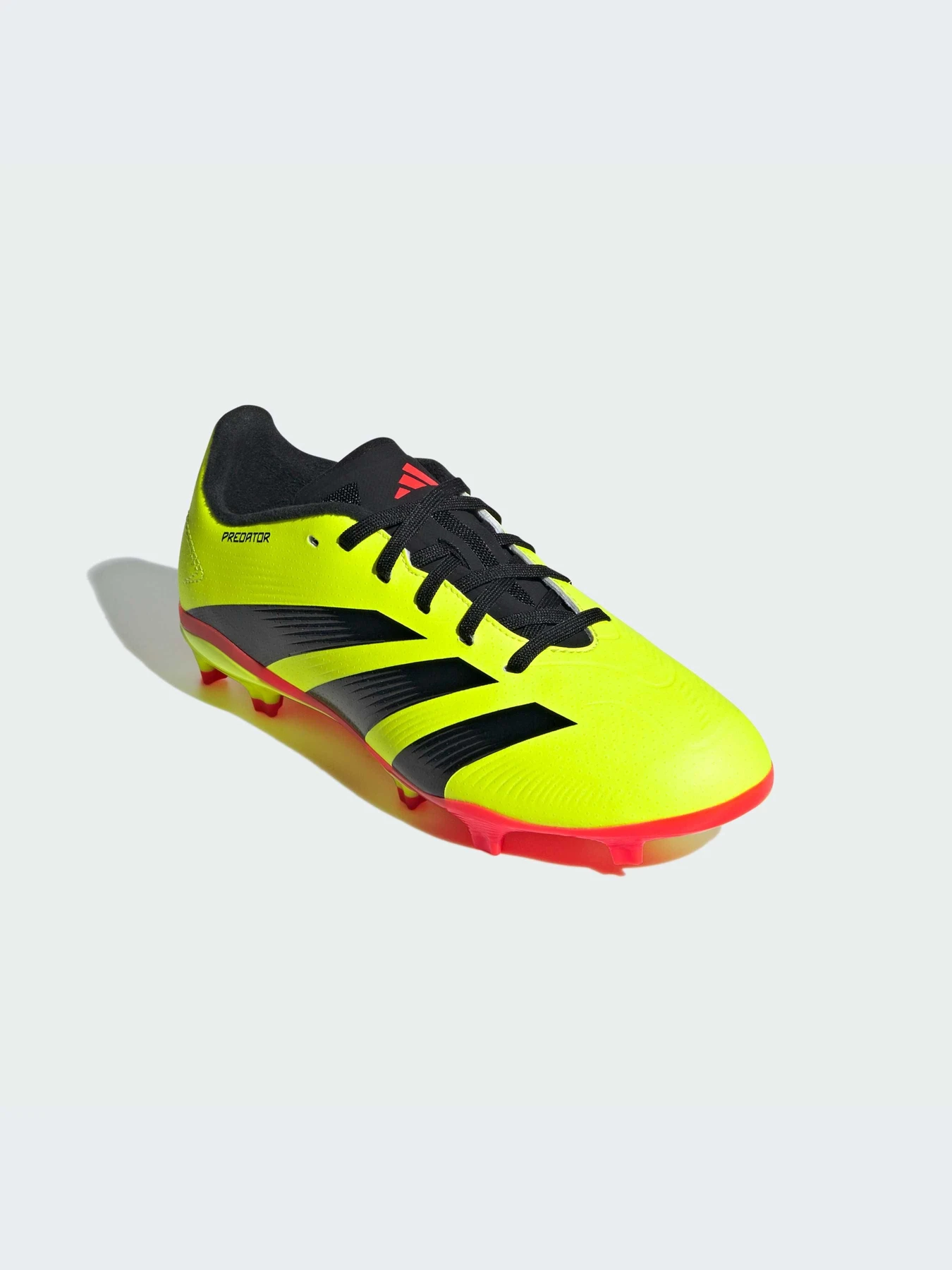 Кроссовки Adidas Predator модель IG7747-KZ Кроссовки Adidas Predator модель IG7747-KZ Фото