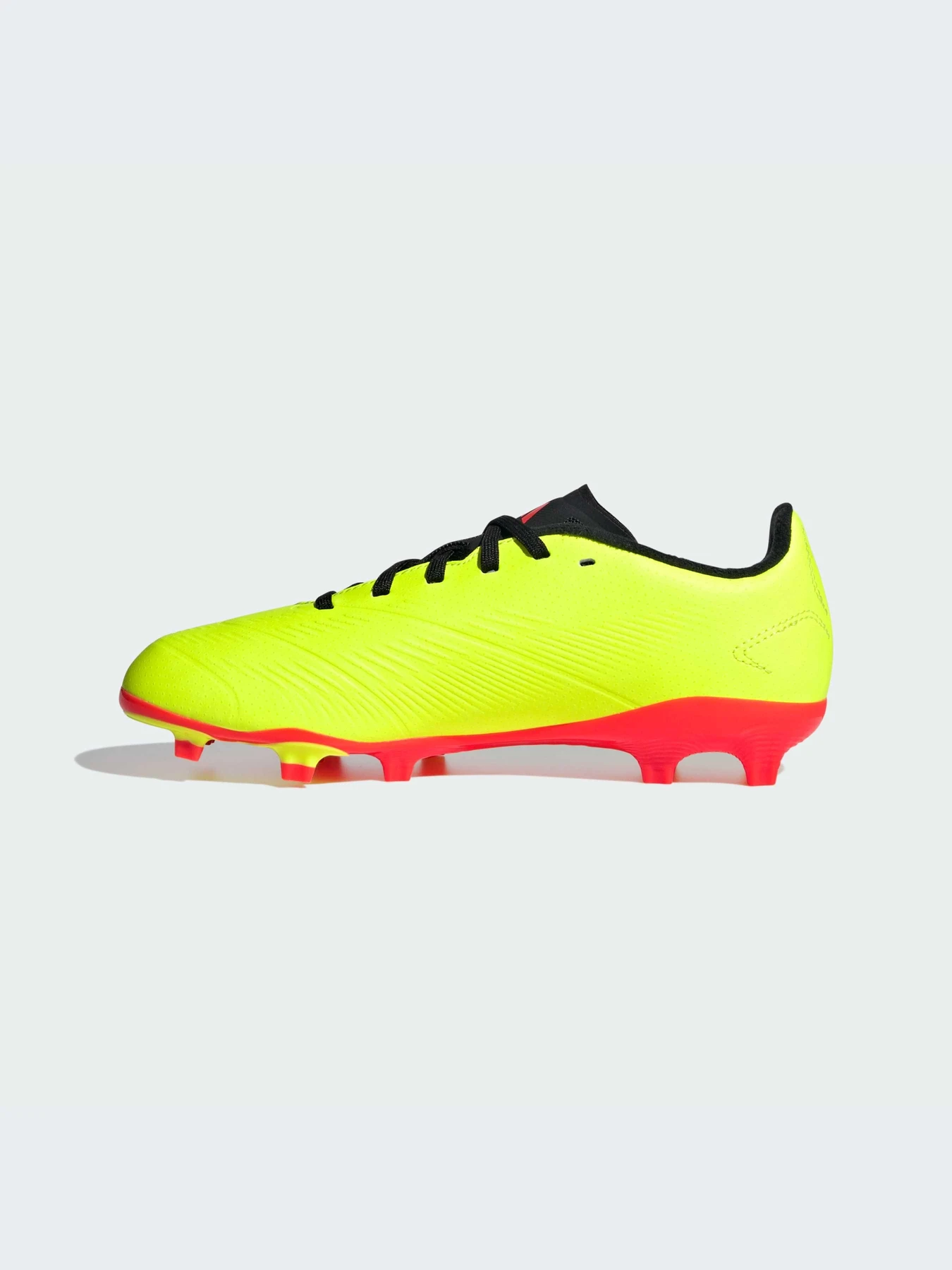 Кроссовки Adidas Predator модель IG7747-KZ Кроссовки Adidas Predator модель IG7747-KZ Фото