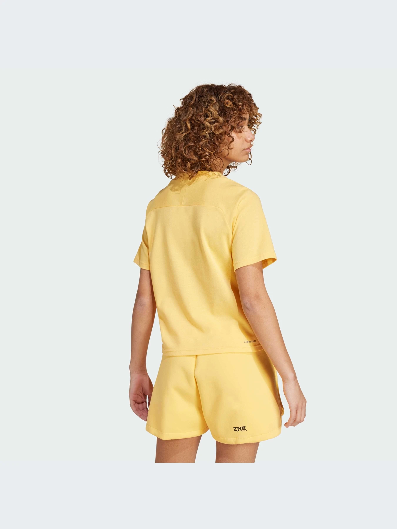 Футболки и поло Adidas ZNE модель IS3932-KZ Футболки и поло Adidas ZNE модель IS3932-KZ Фото
