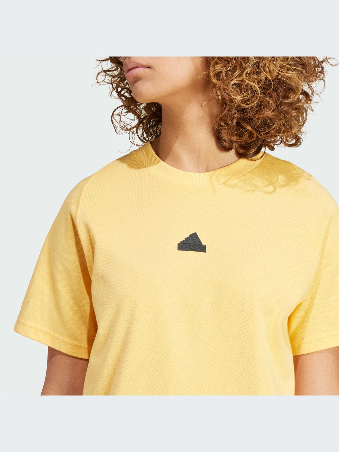 Футболки и поло Adidas ZNE модель IS3932-KZ Футболки и поло Adidas ZNE модель IS3932-KZ Фото