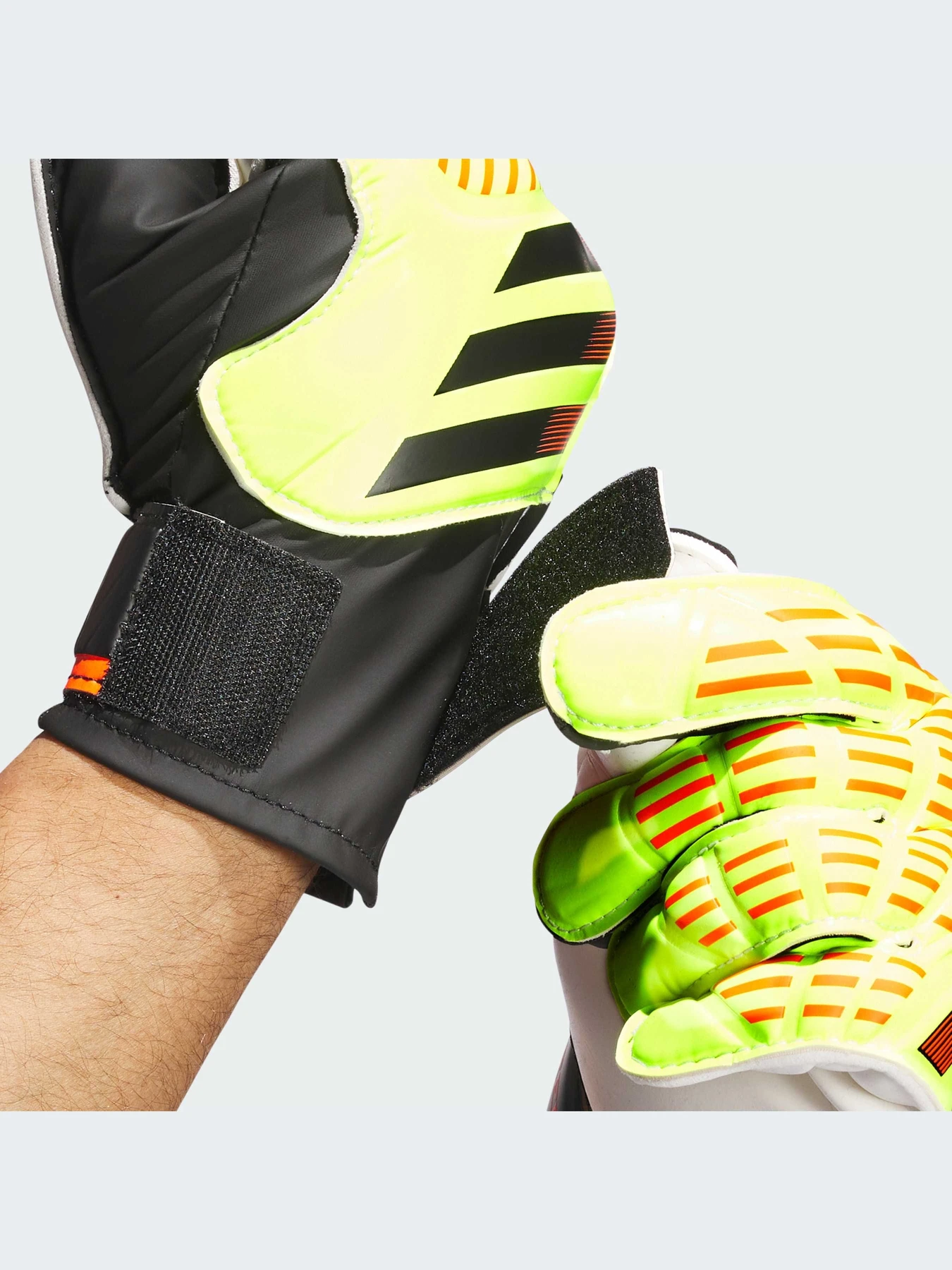 Перчатки для спорта Adidas модель IQ4026-KZ Перчатки для спорта Adidas модель IQ4026-KZ Фото